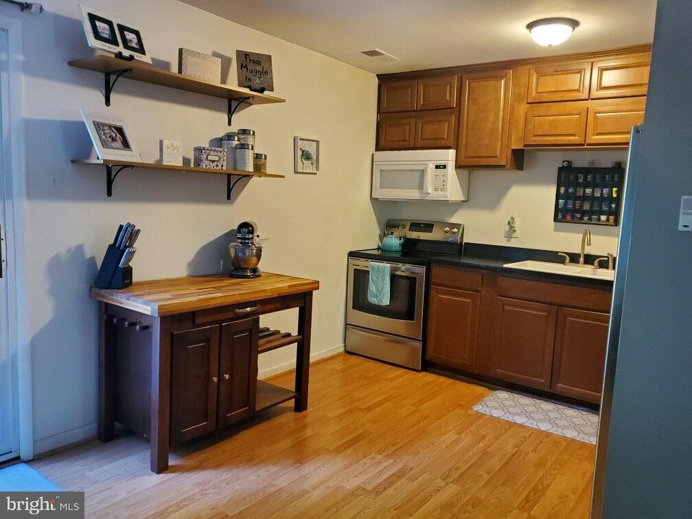 HAMPSTEAD VALLEY - Residential