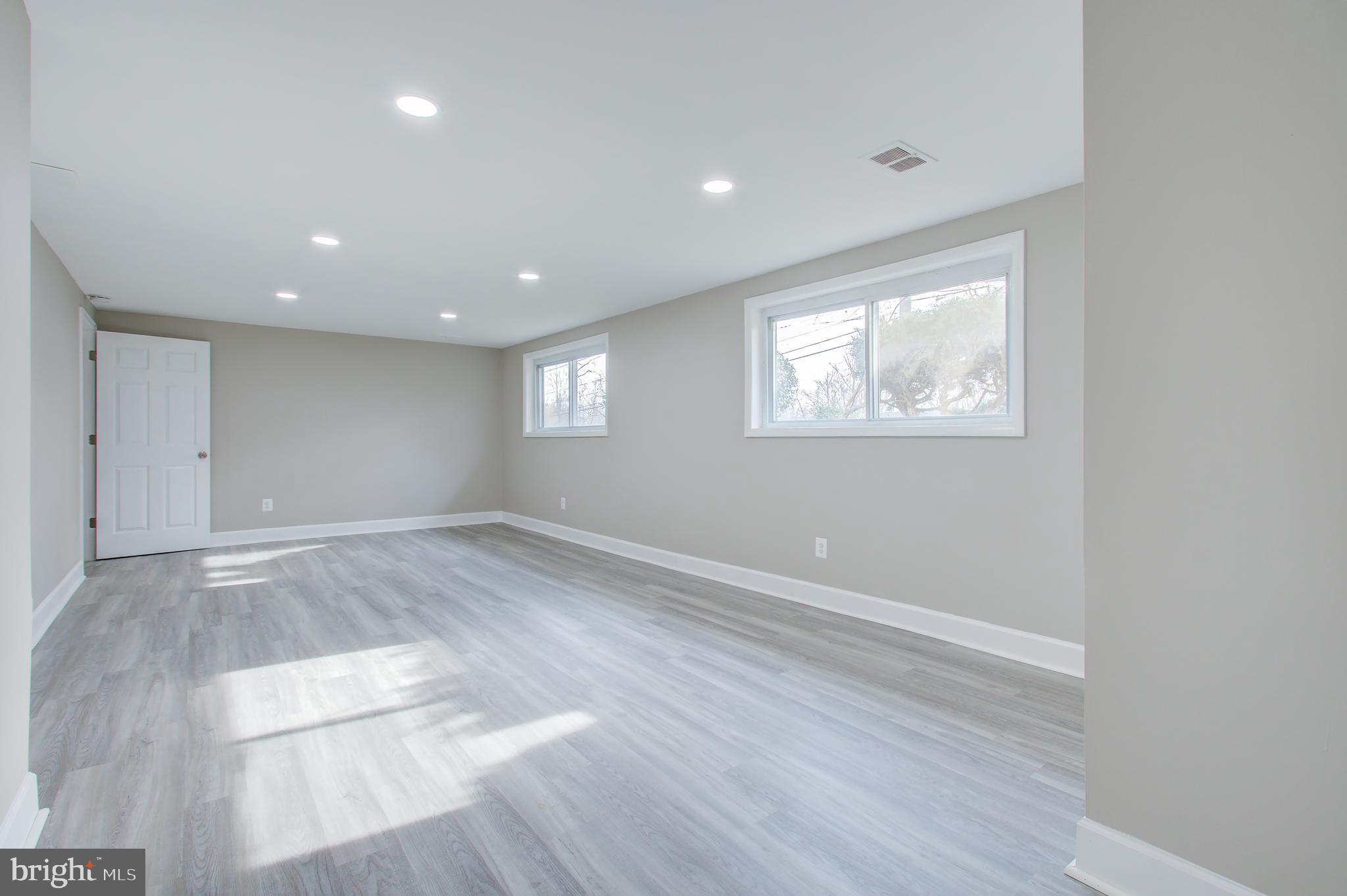 OAKVIEW - Residential