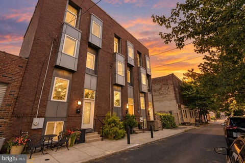 Townhouse For Sale - 2030 E Arizona Street<br/> PHILADELPHIA, PA 19125