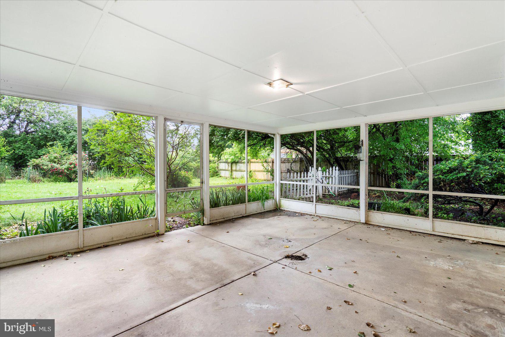 MEADOWLAND - Residential