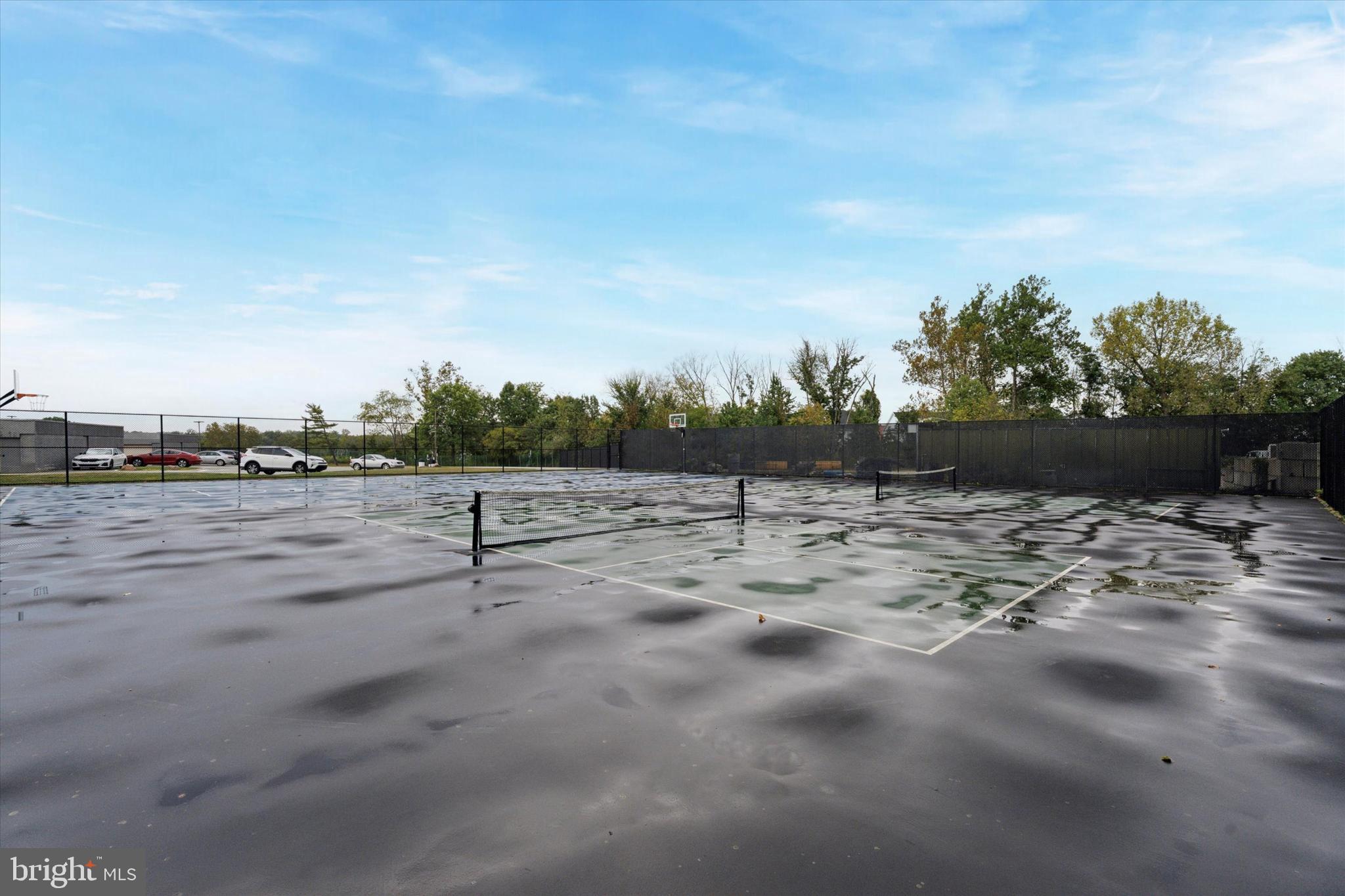 VALLEY FORGE TOWER - Residential