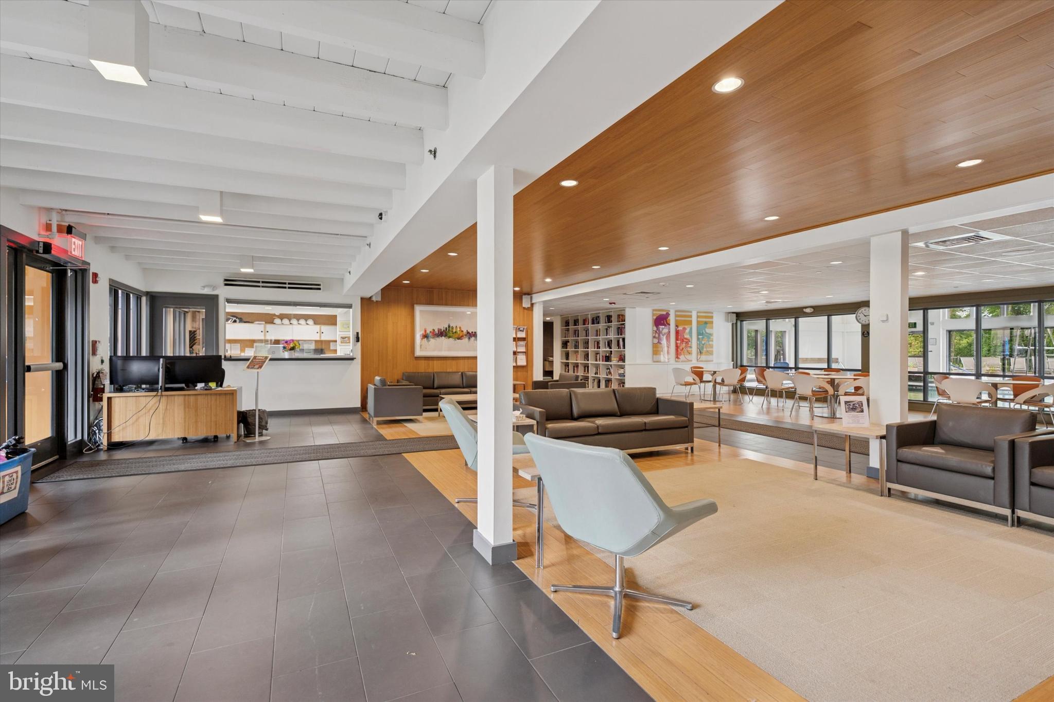 VALLEY FORGE TOWER - Residential