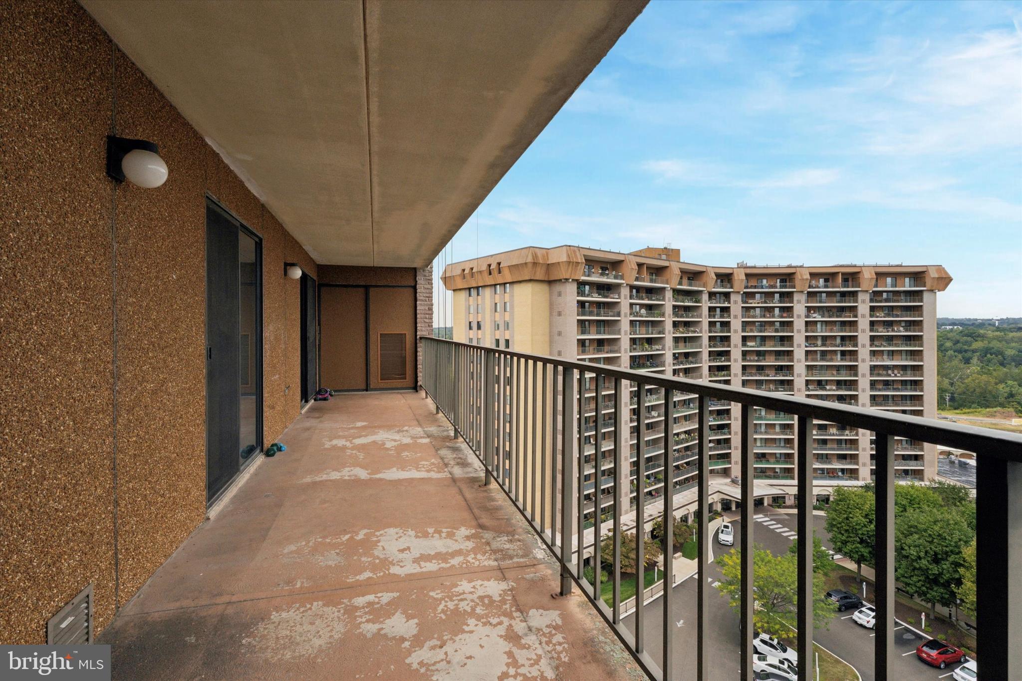 VALLEY FORGE TOWER - Residential