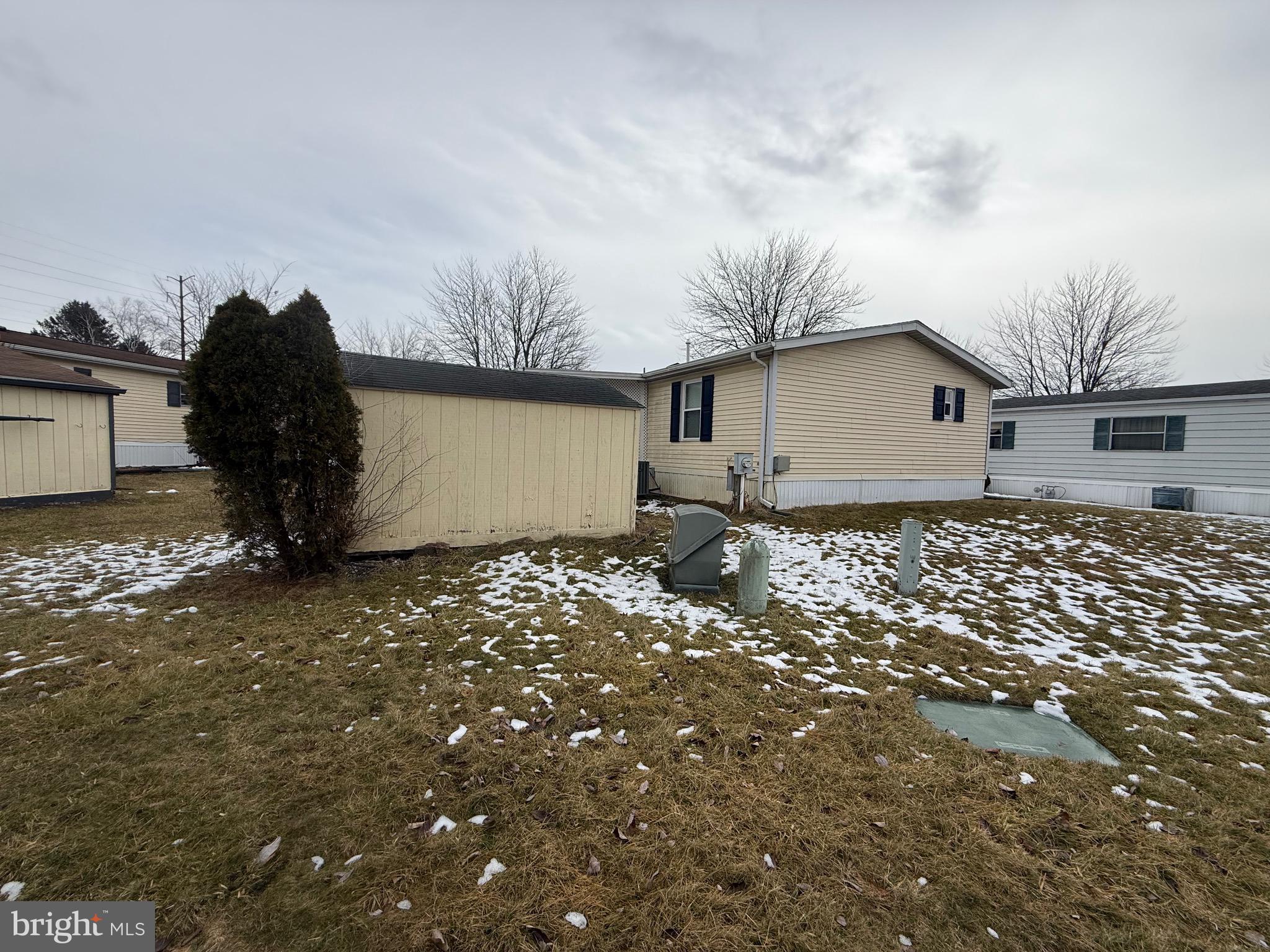 COUNTRY MANOR FARMS - Residential