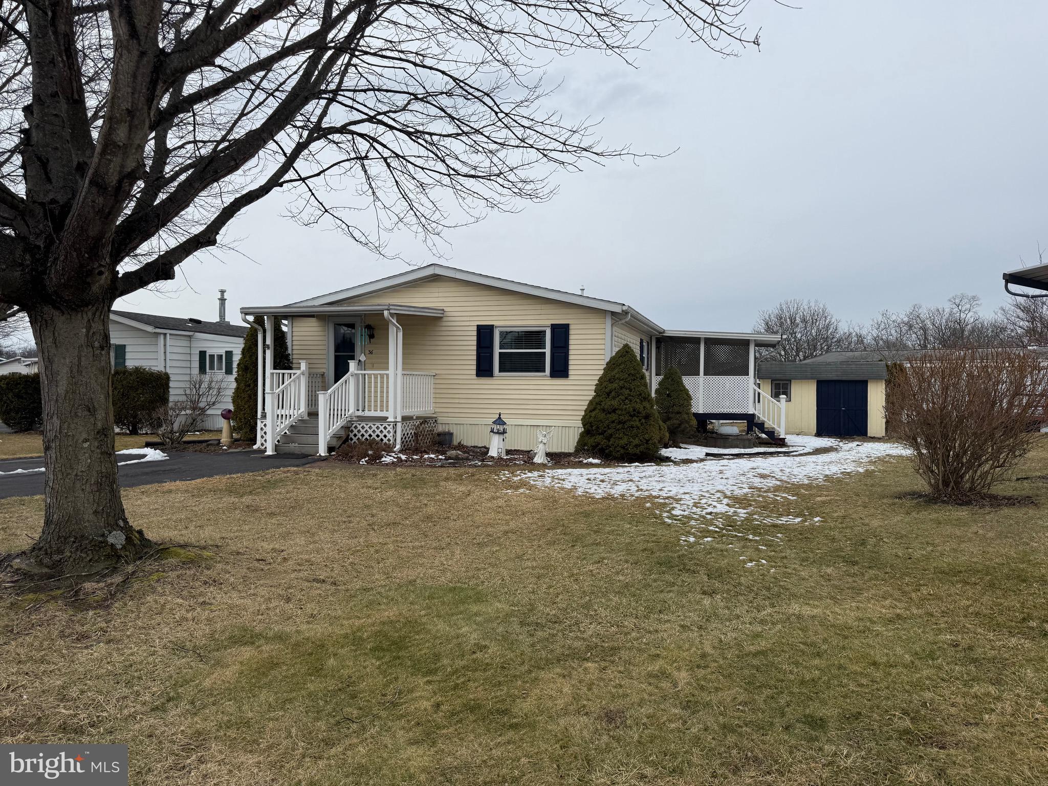 COUNTRY MANOR FARMS - Residential