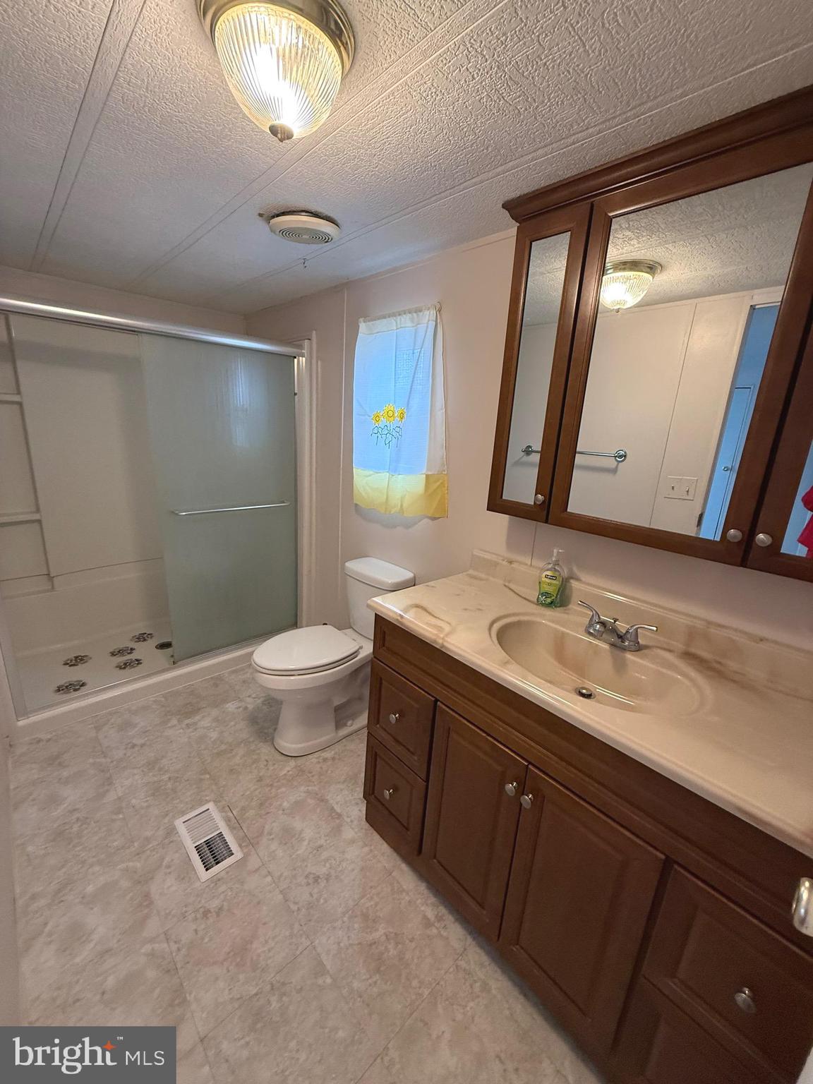 COUNTRY MANOR FARMS - Residential