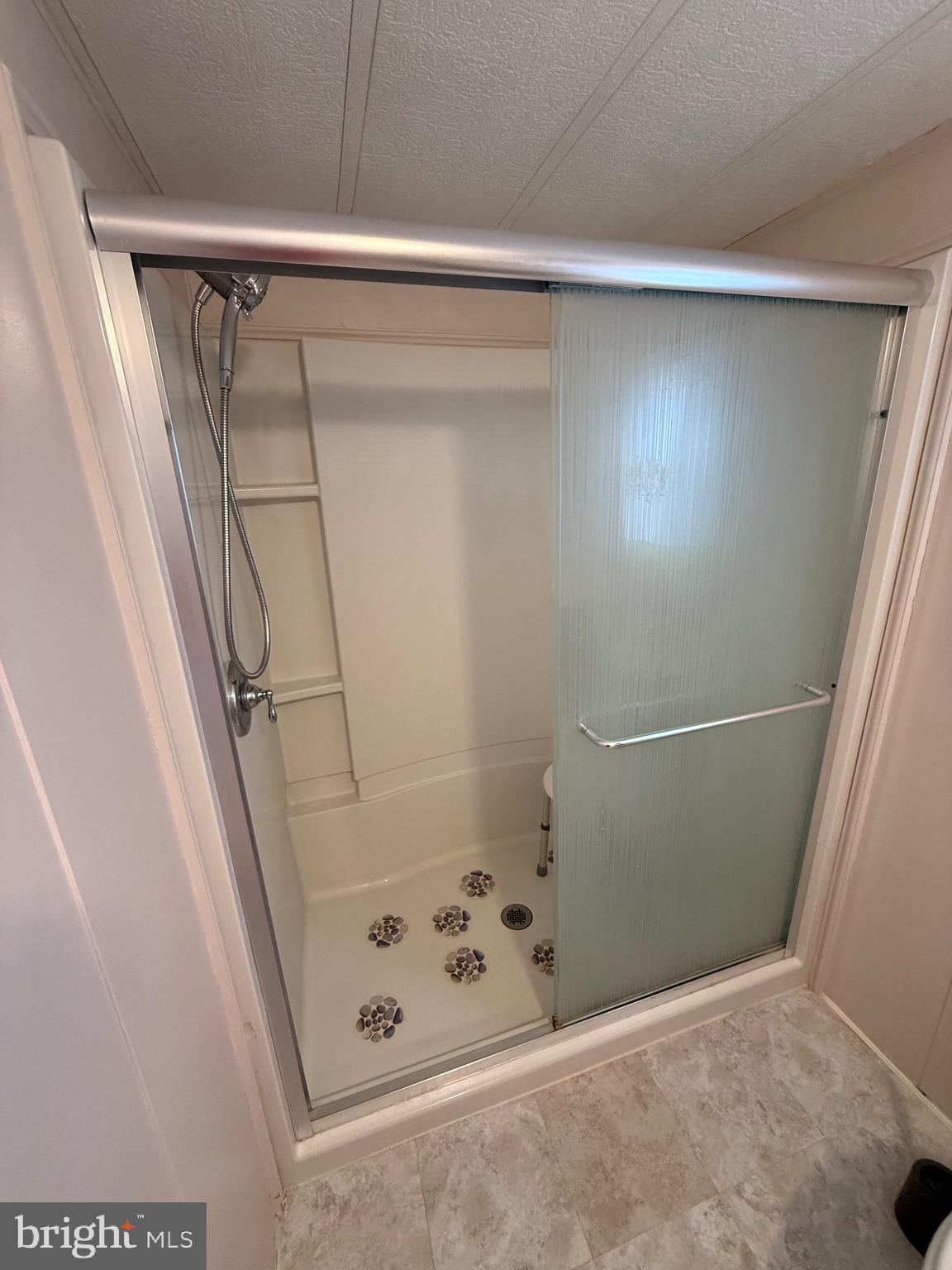 COUNTRY MANOR FARMS - Residential