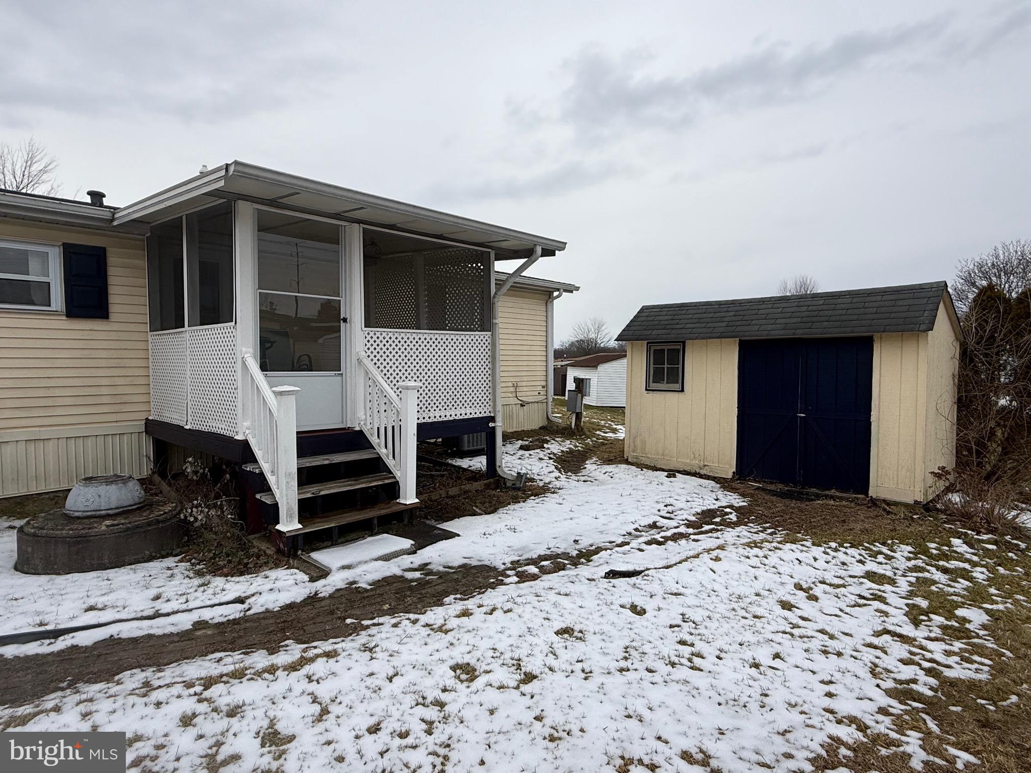 COUNTRY MANOR FARMS - Residential