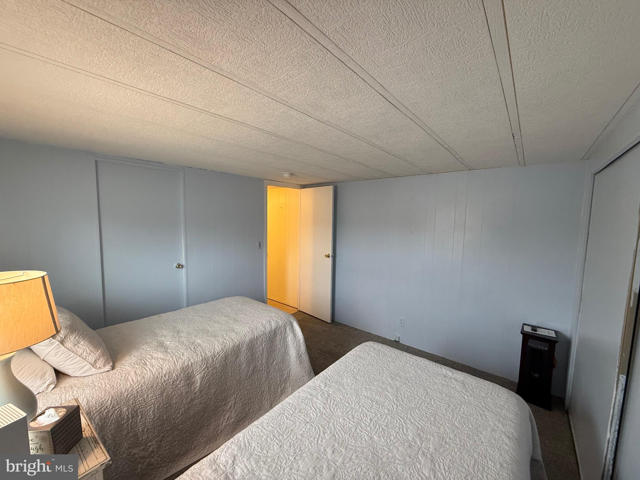 COUNTRY MANOR FARMS - Residential