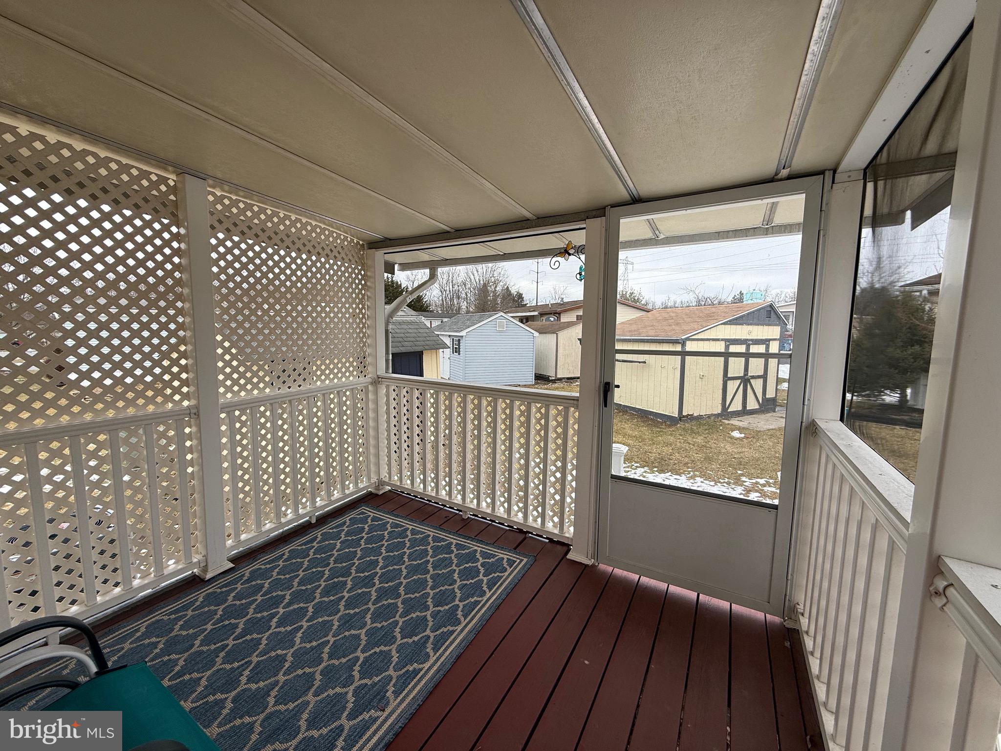 COUNTRY MANOR FARMS - Residential