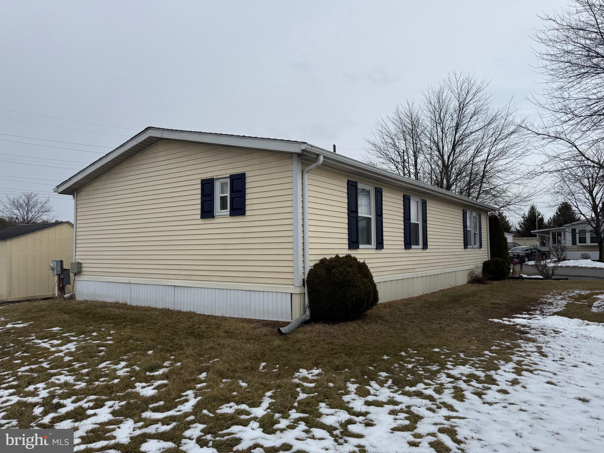 COUNTRY MANOR FARMS - Residential