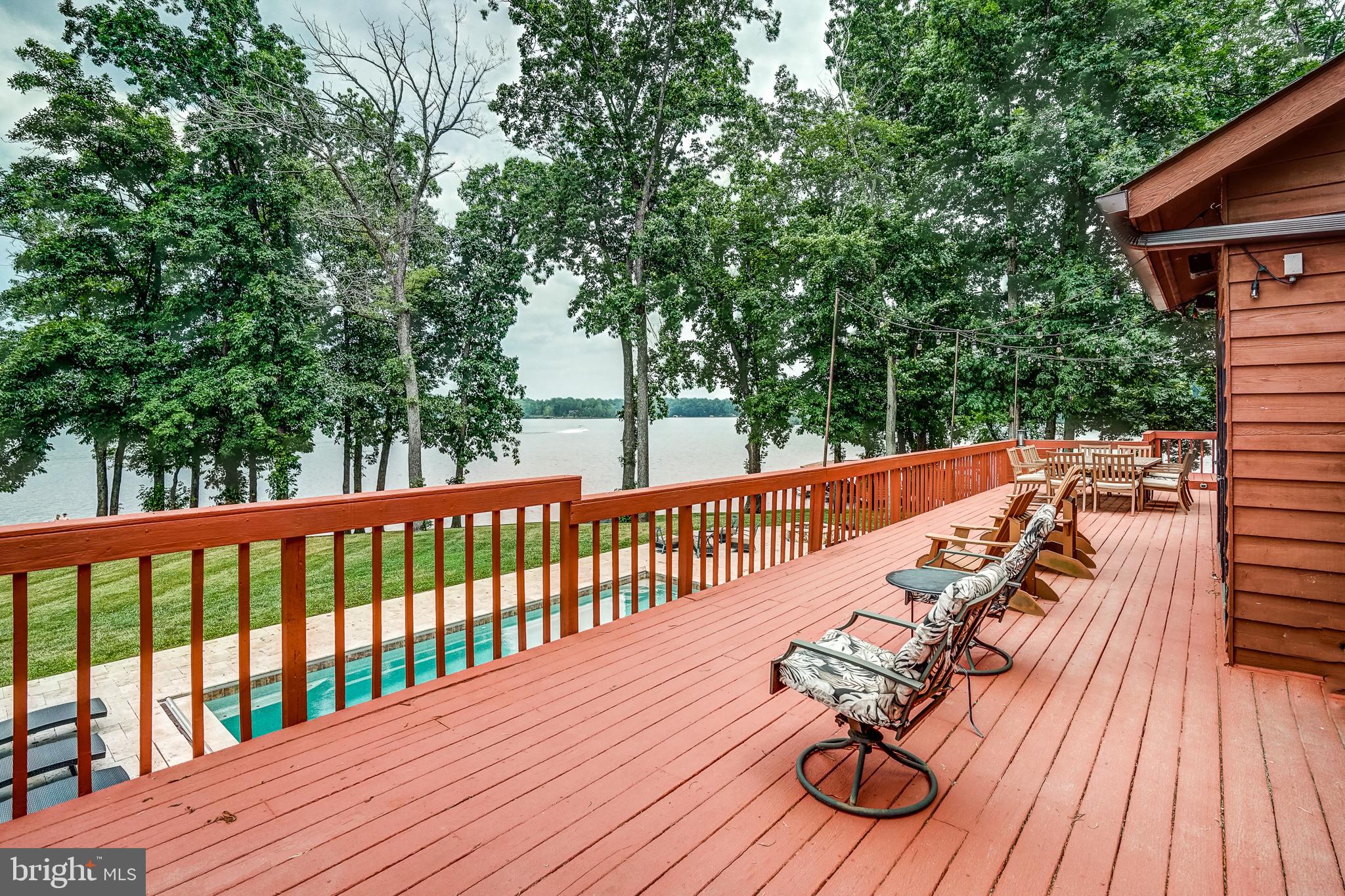 SANDY POINT - Residential