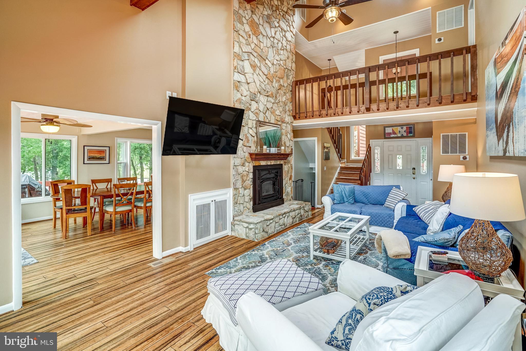 SANDY POINT - Residential