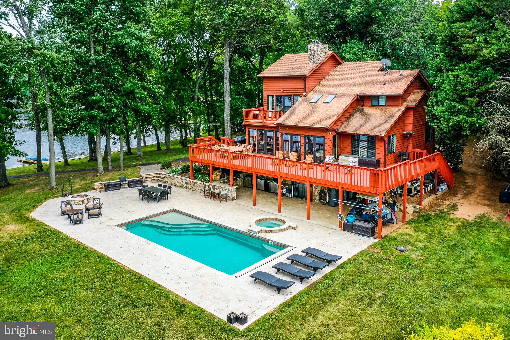 SANDY POINT - Residential