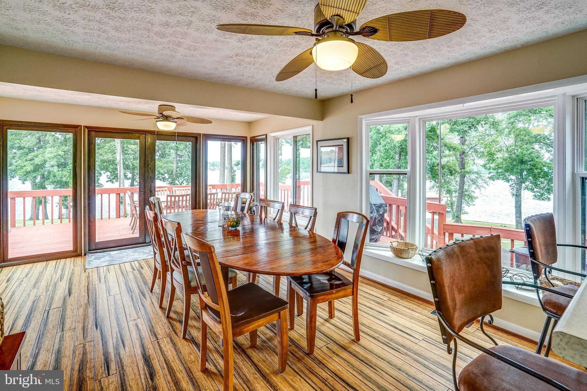 SANDY POINT - Residential