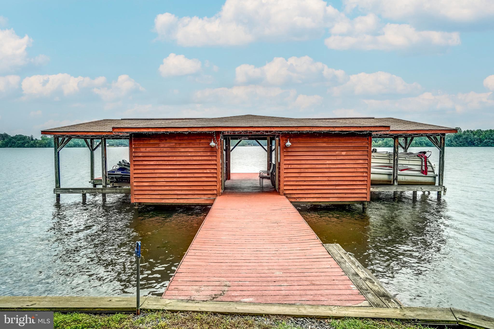 SANDY POINT - Residential