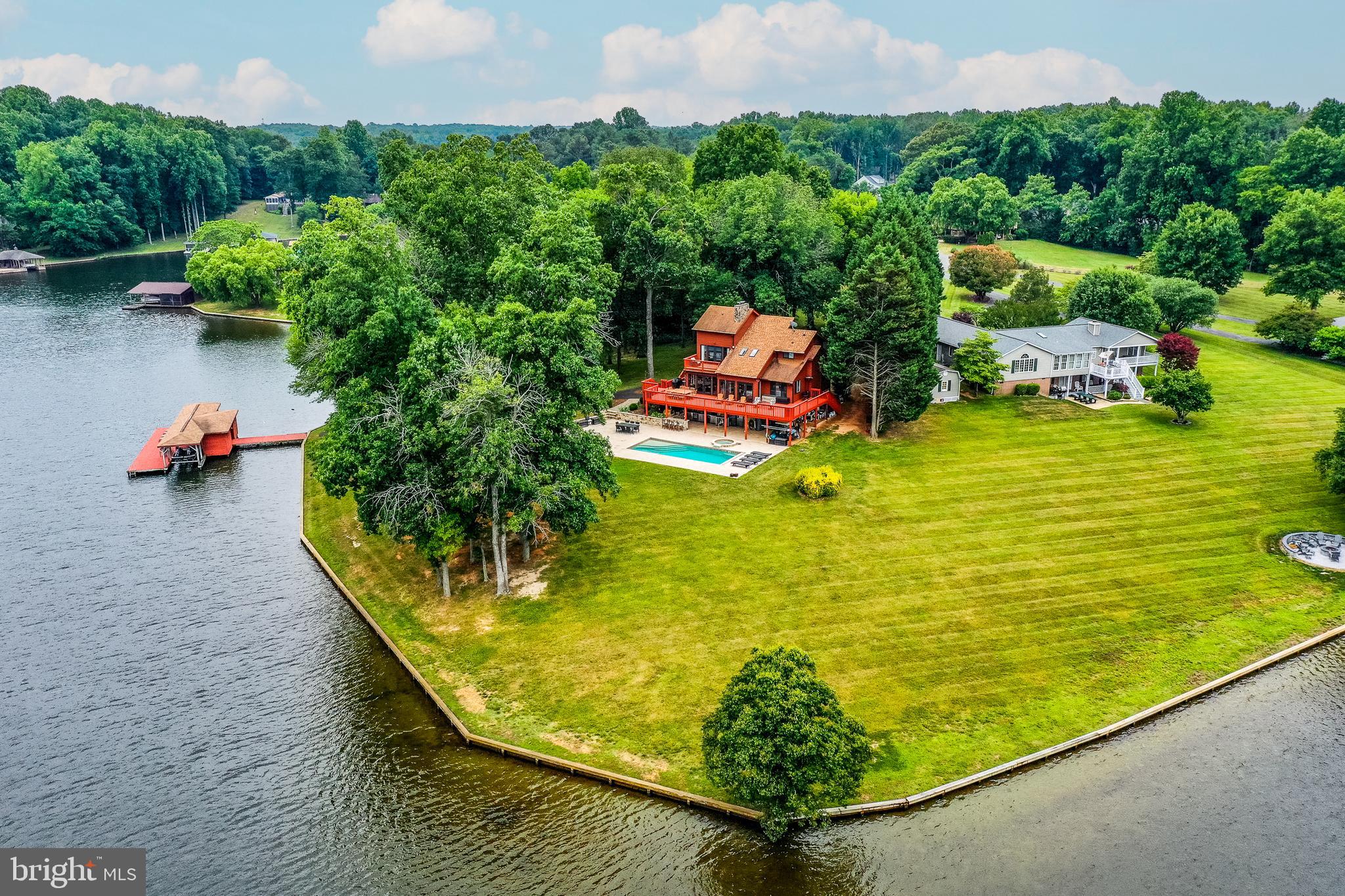 SANDY POINT - Residential