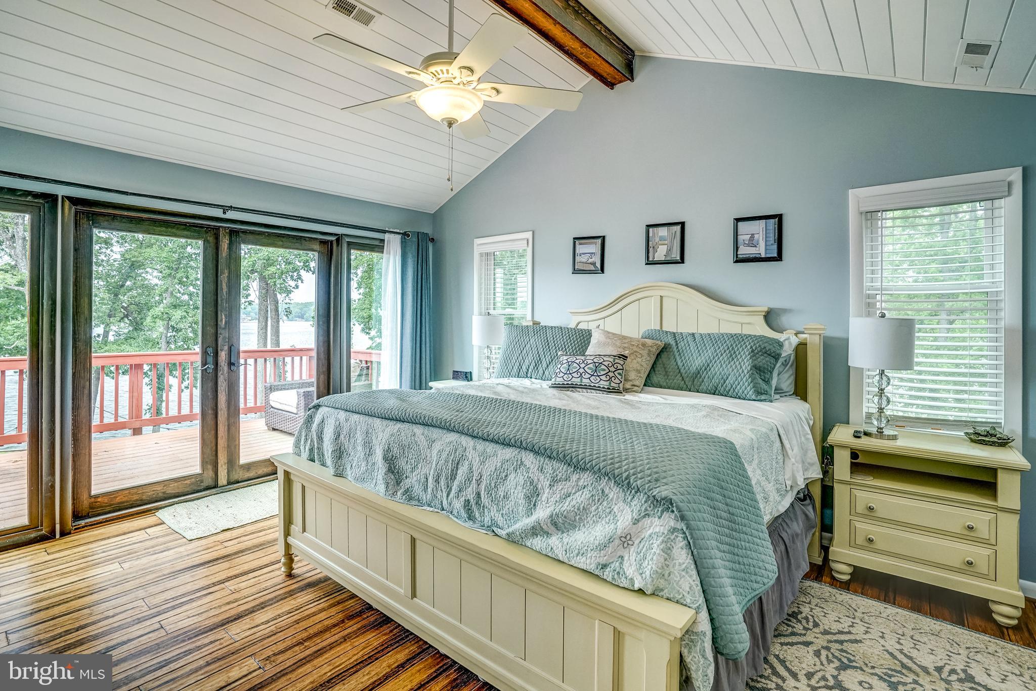 SANDY POINT - Residential