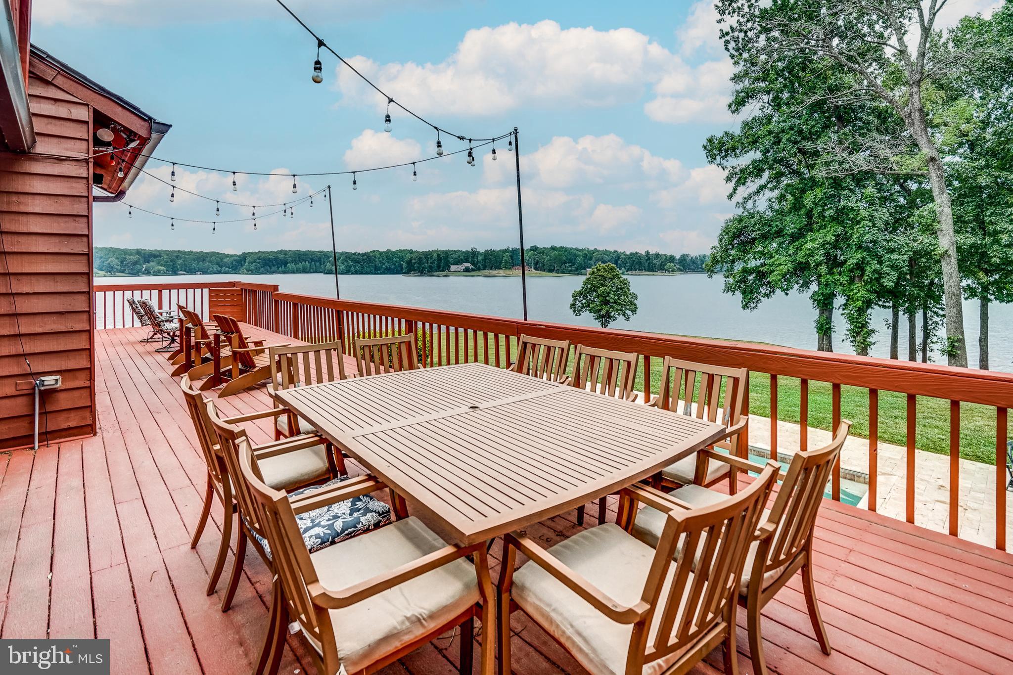 SANDY POINT - Residential