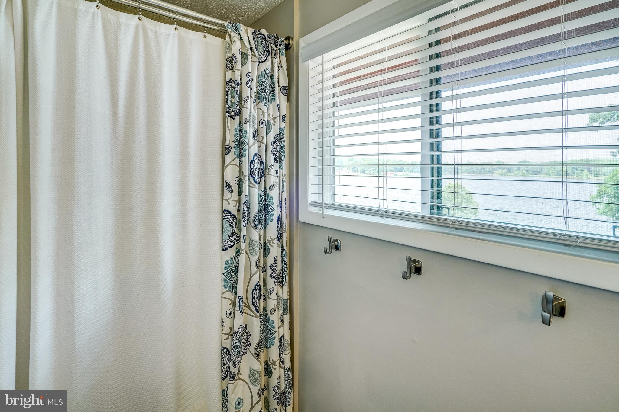 SANDY POINT - Residential