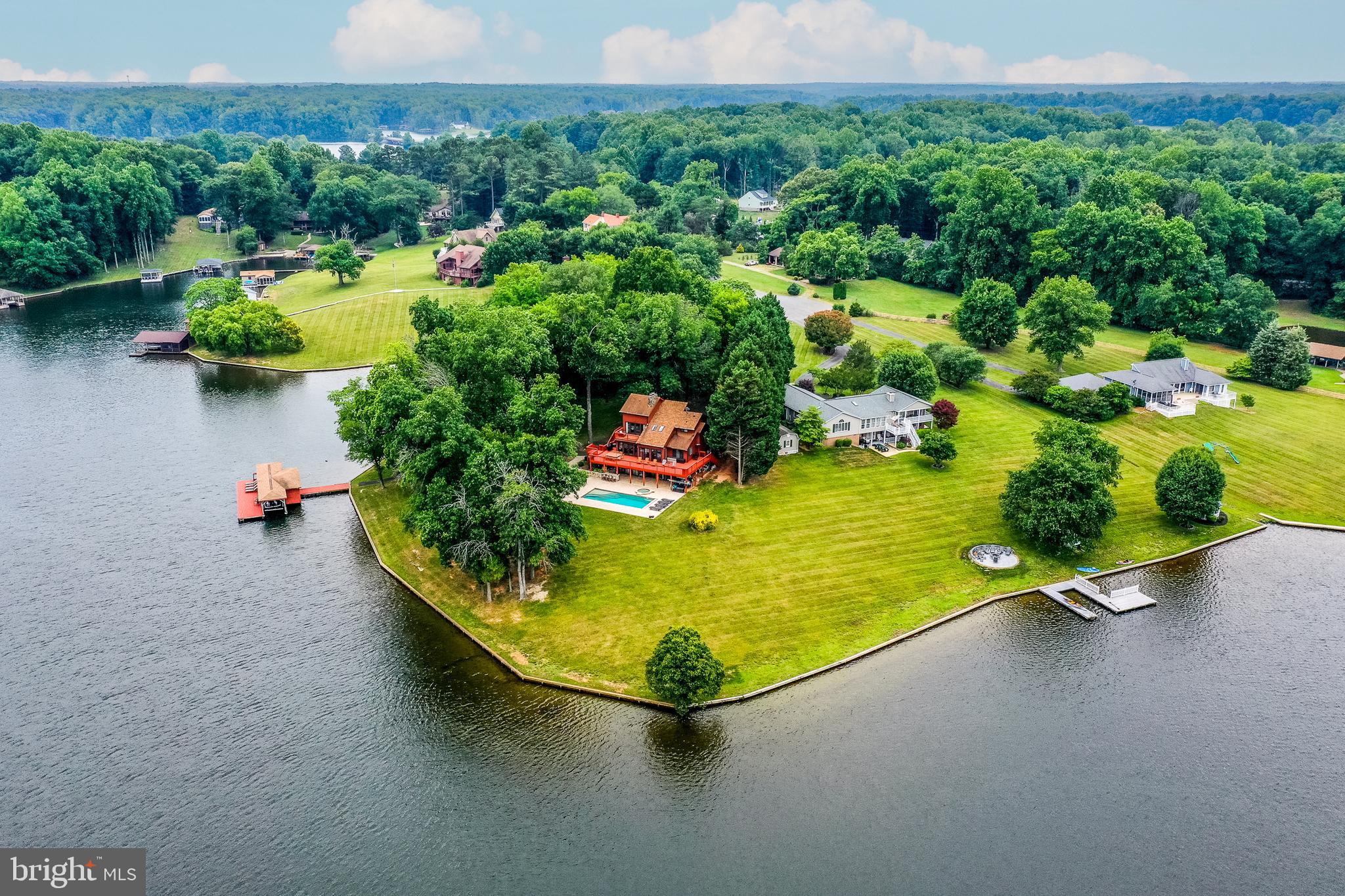 SANDY POINT - Residential