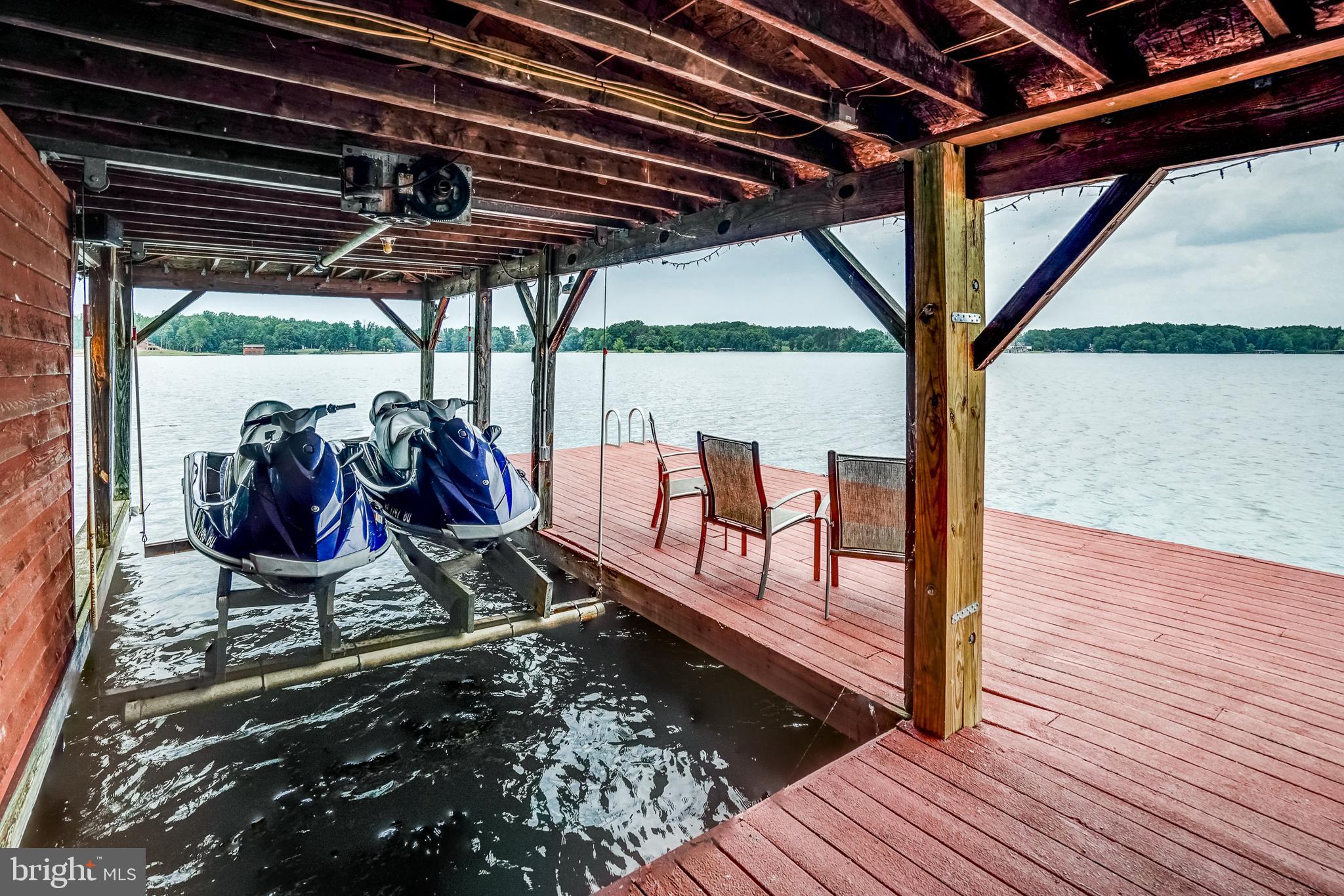 SANDY POINT - Residential