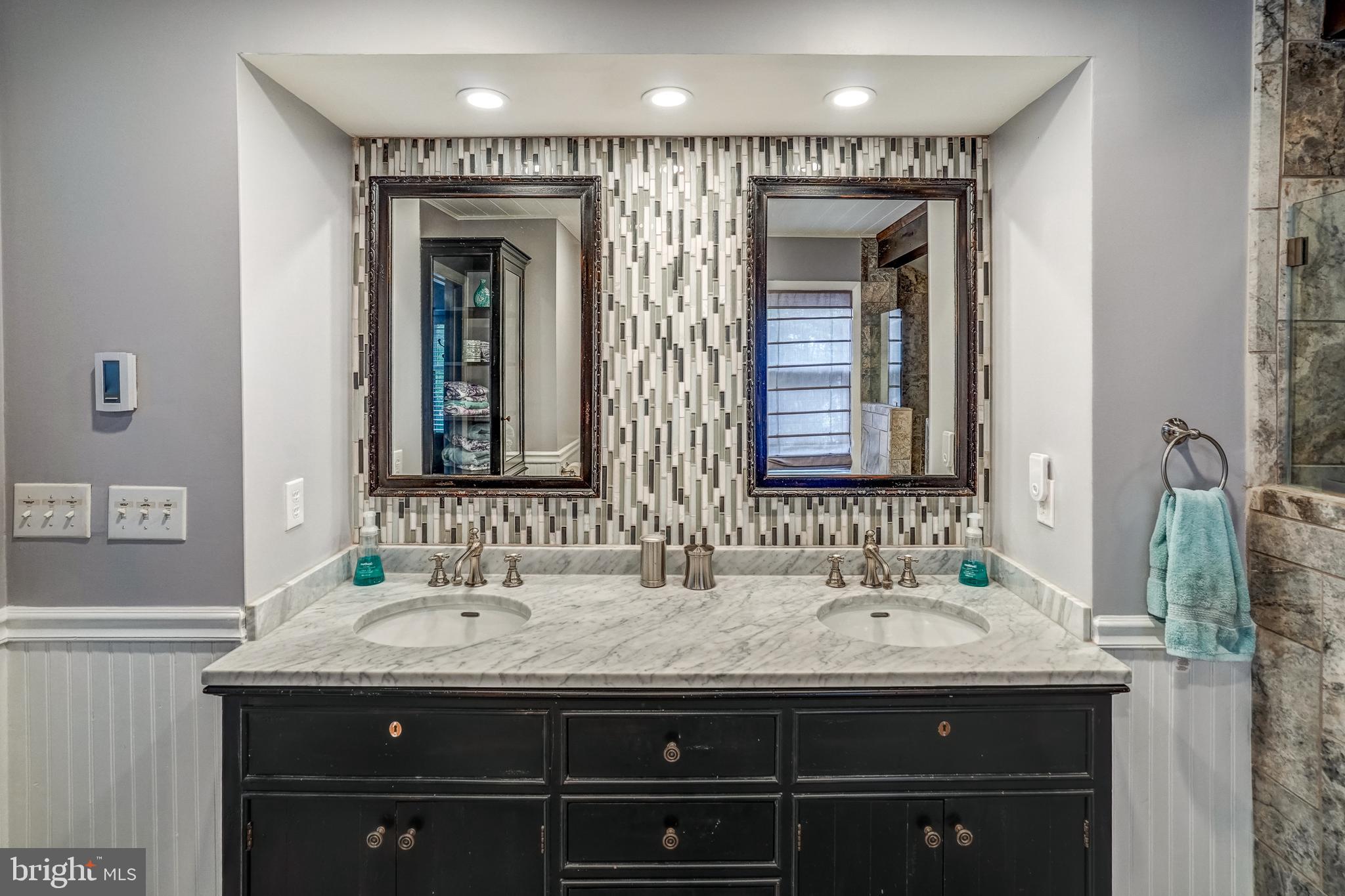 SANDY POINT - Residential