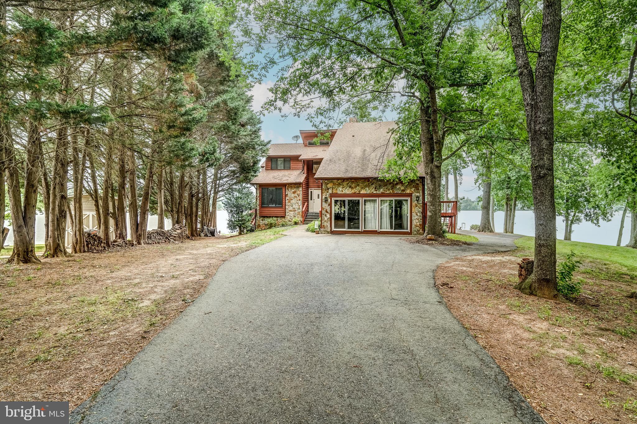 SANDY POINT - Residential