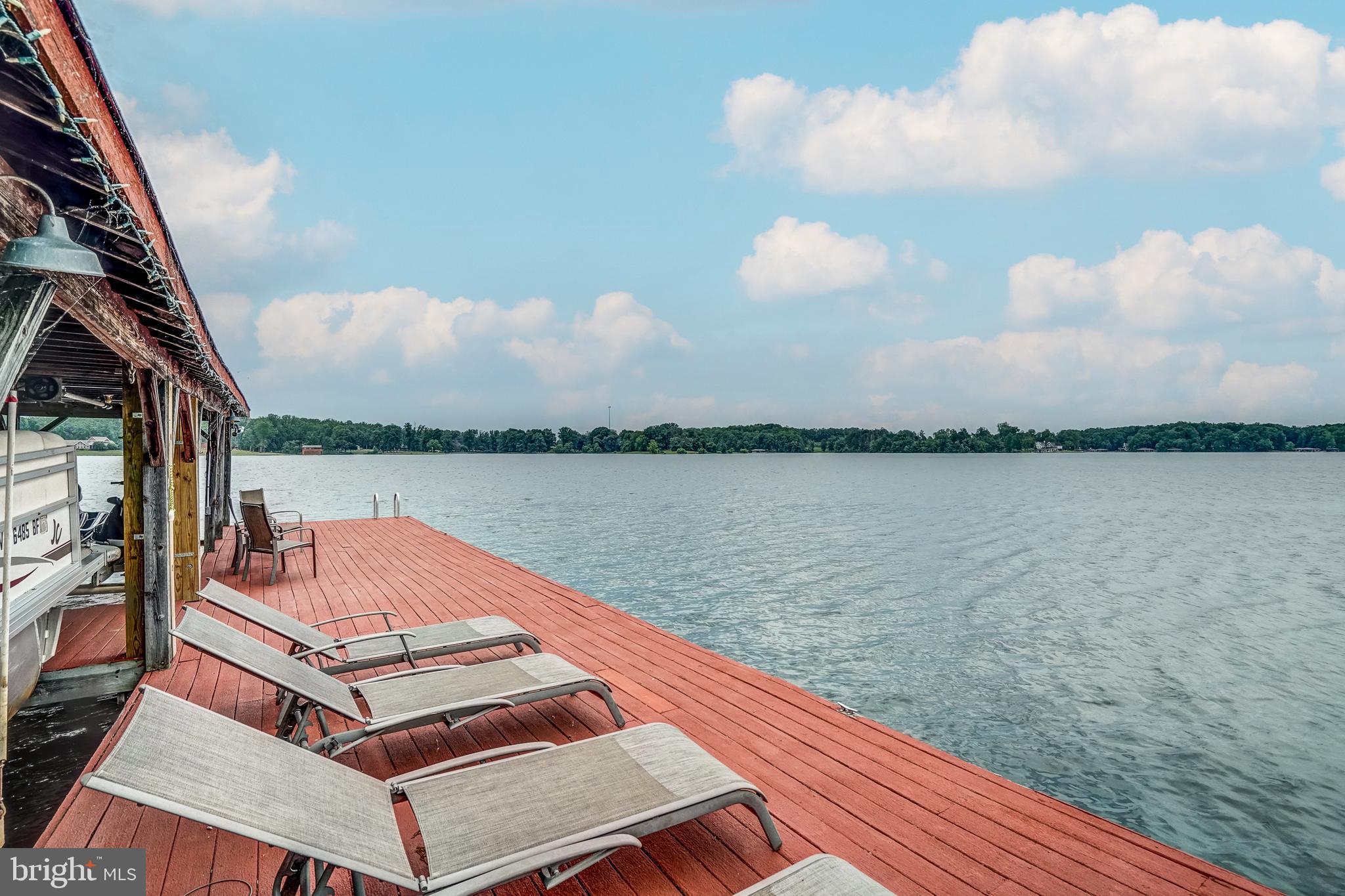 SANDY POINT - Residential