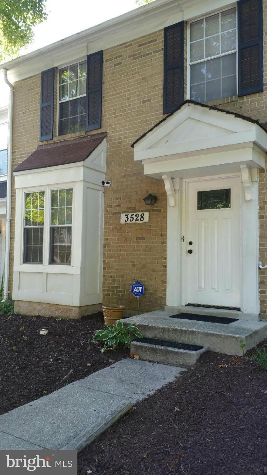 Townhouse for rent. Shows well! Beautiful 3 bedroom 1 and 1/2 bathrooms.  Great location! This townhouse won't last long! Schedule an appointment today!