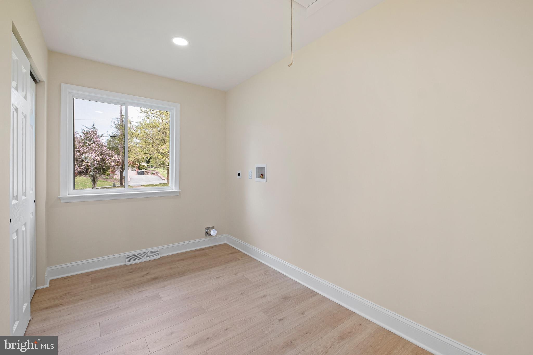 CHESAPEAKE ISLE - Residential