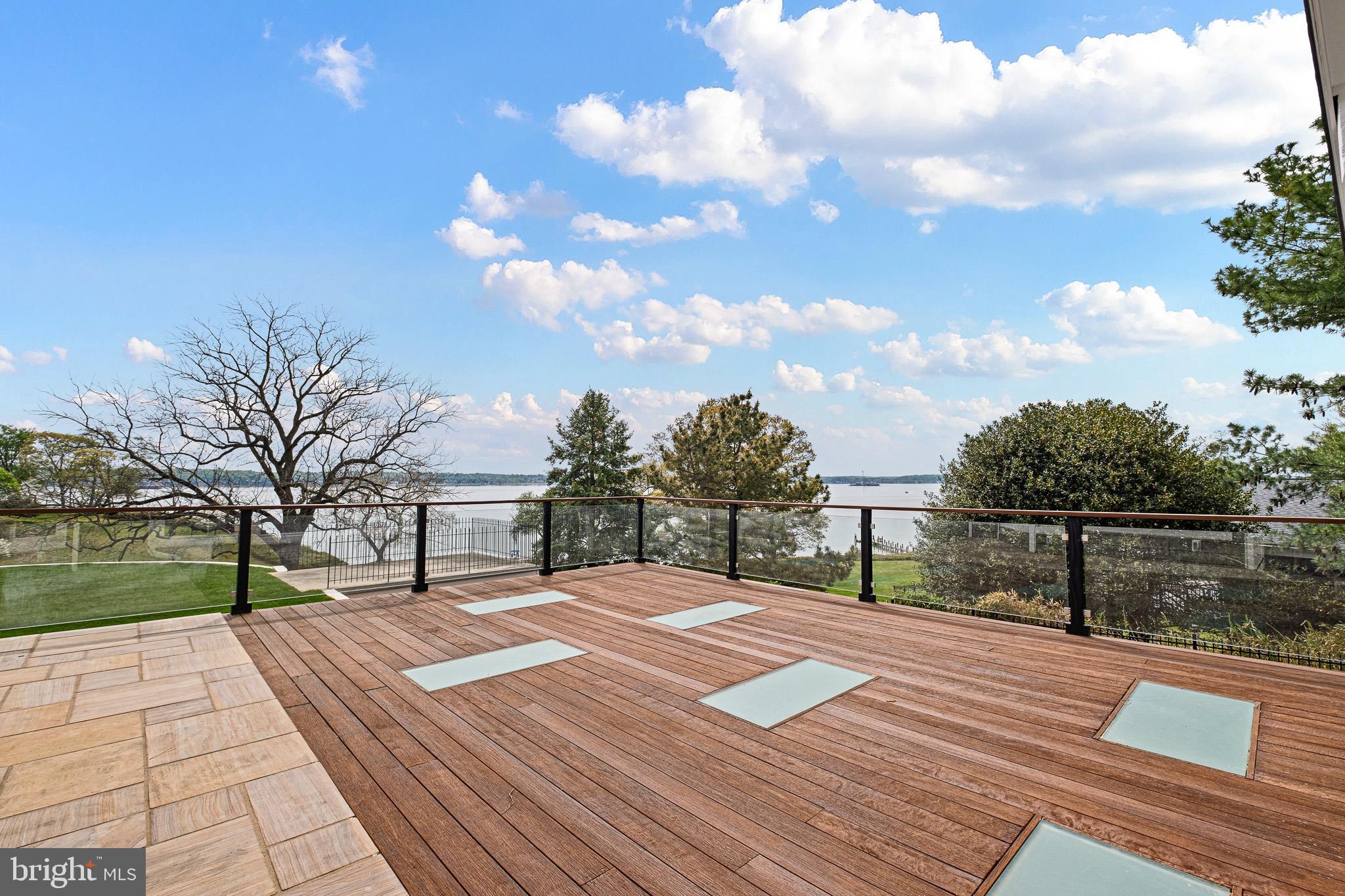 CHESAPEAKE ISLE - Residential