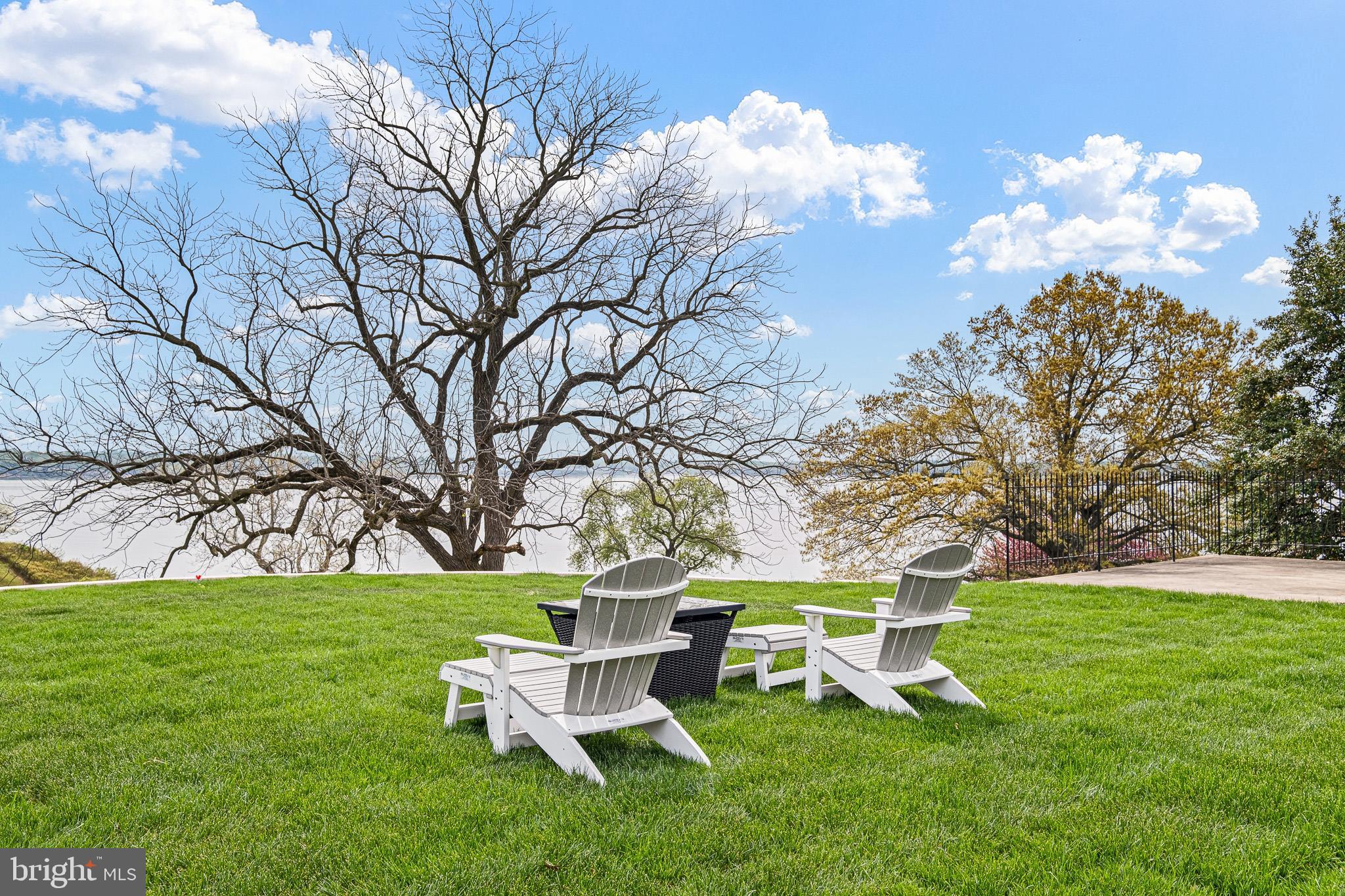 CHESAPEAKE ISLE - Residential