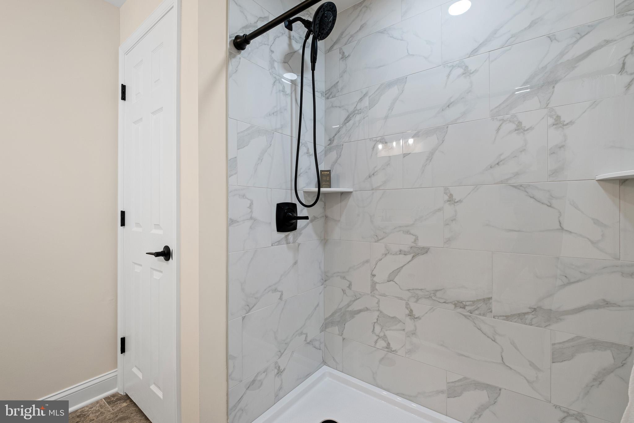 CHESAPEAKE ISLE - Residential