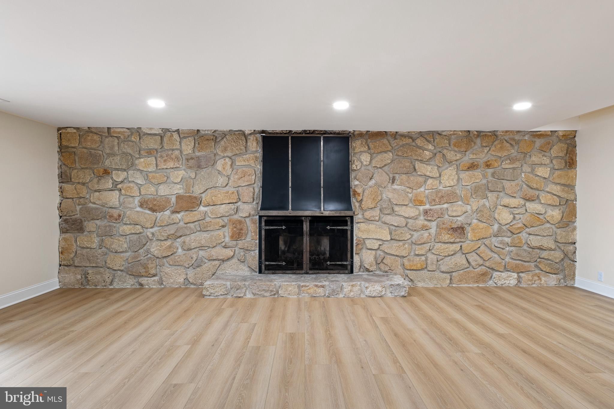 CHESAPEAKE ISLE - Residential