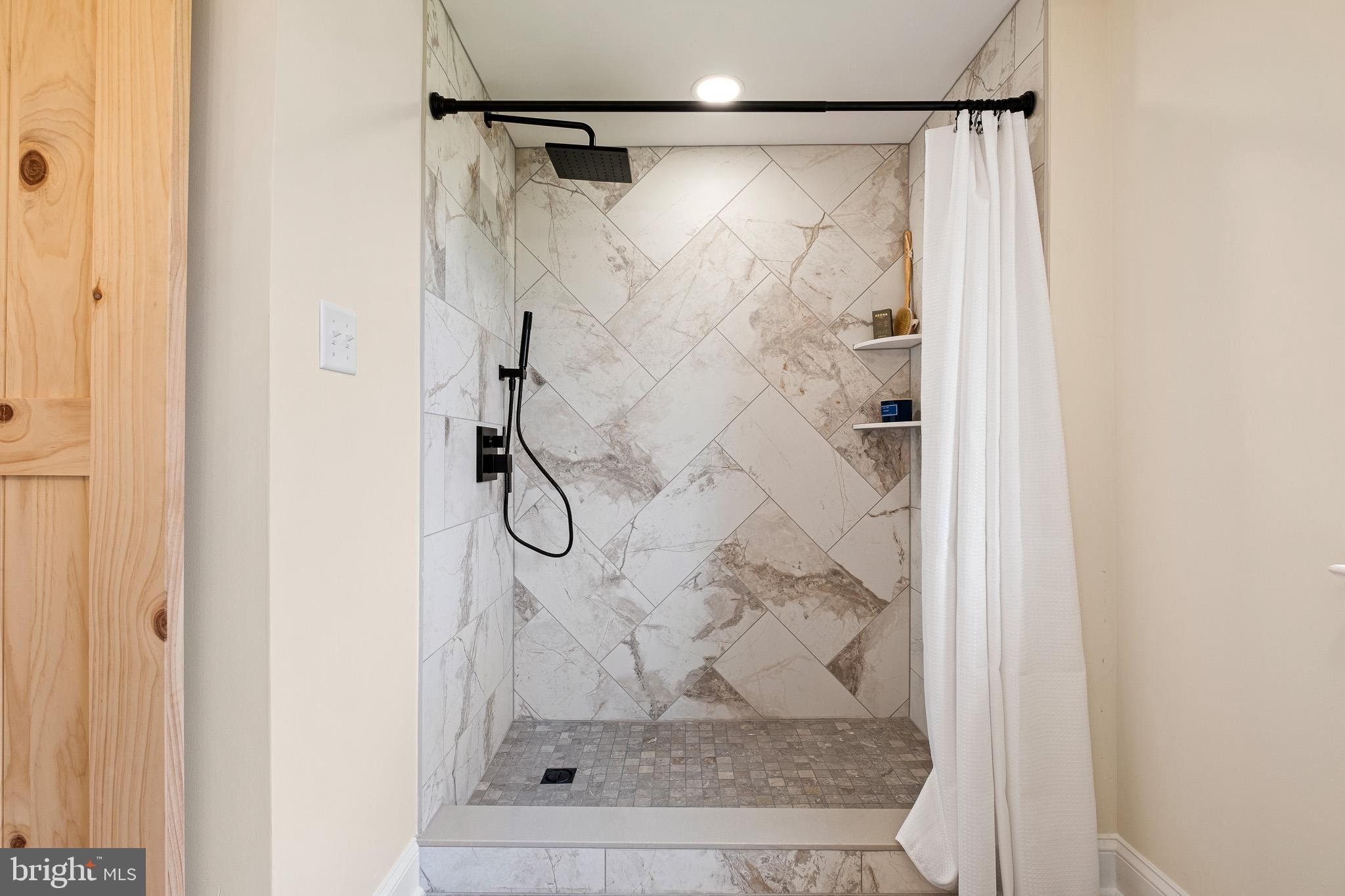 CHESAPEAKE ISLE - Residential