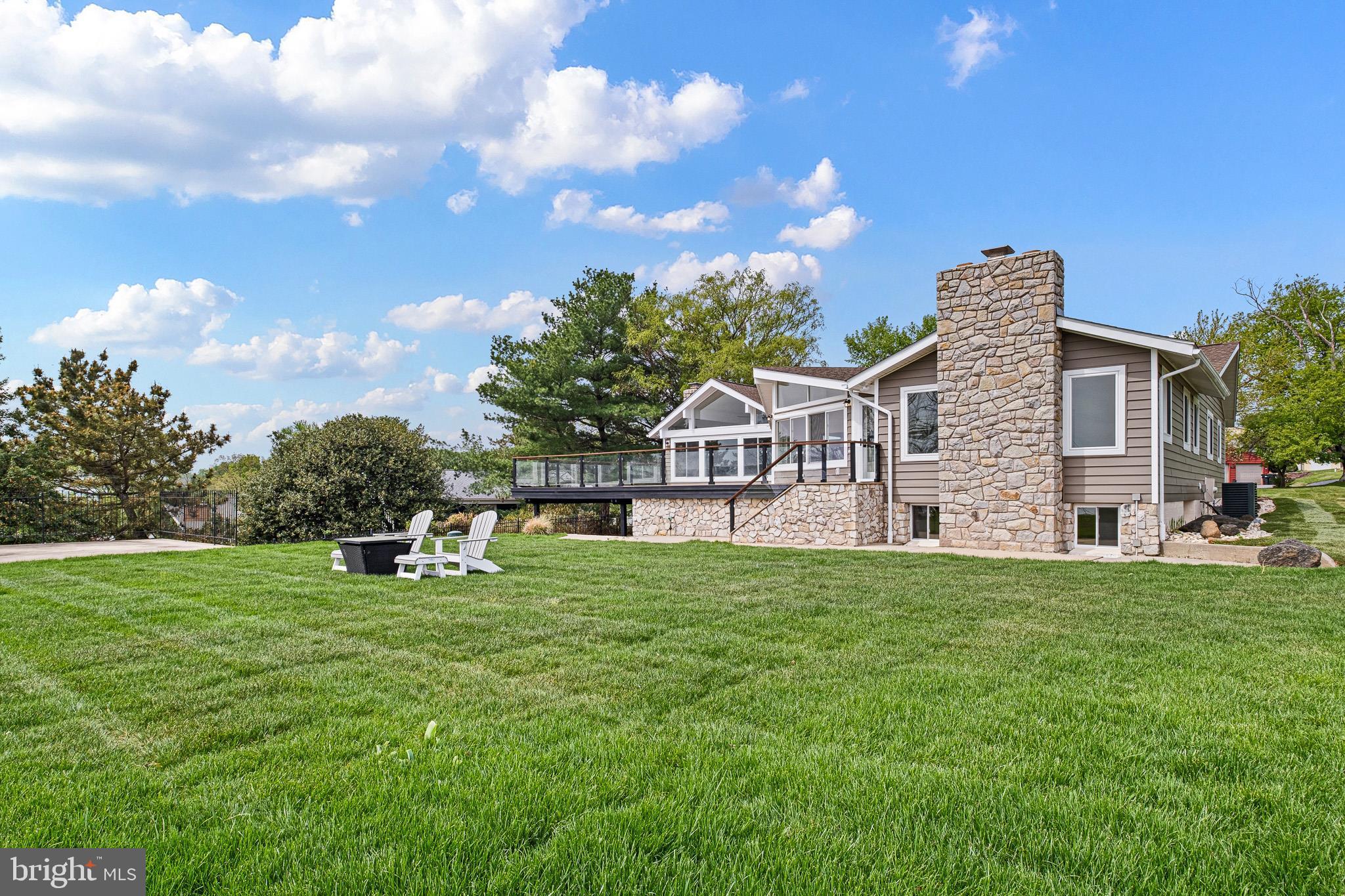 CHESAPEAKE ISLE - Residential