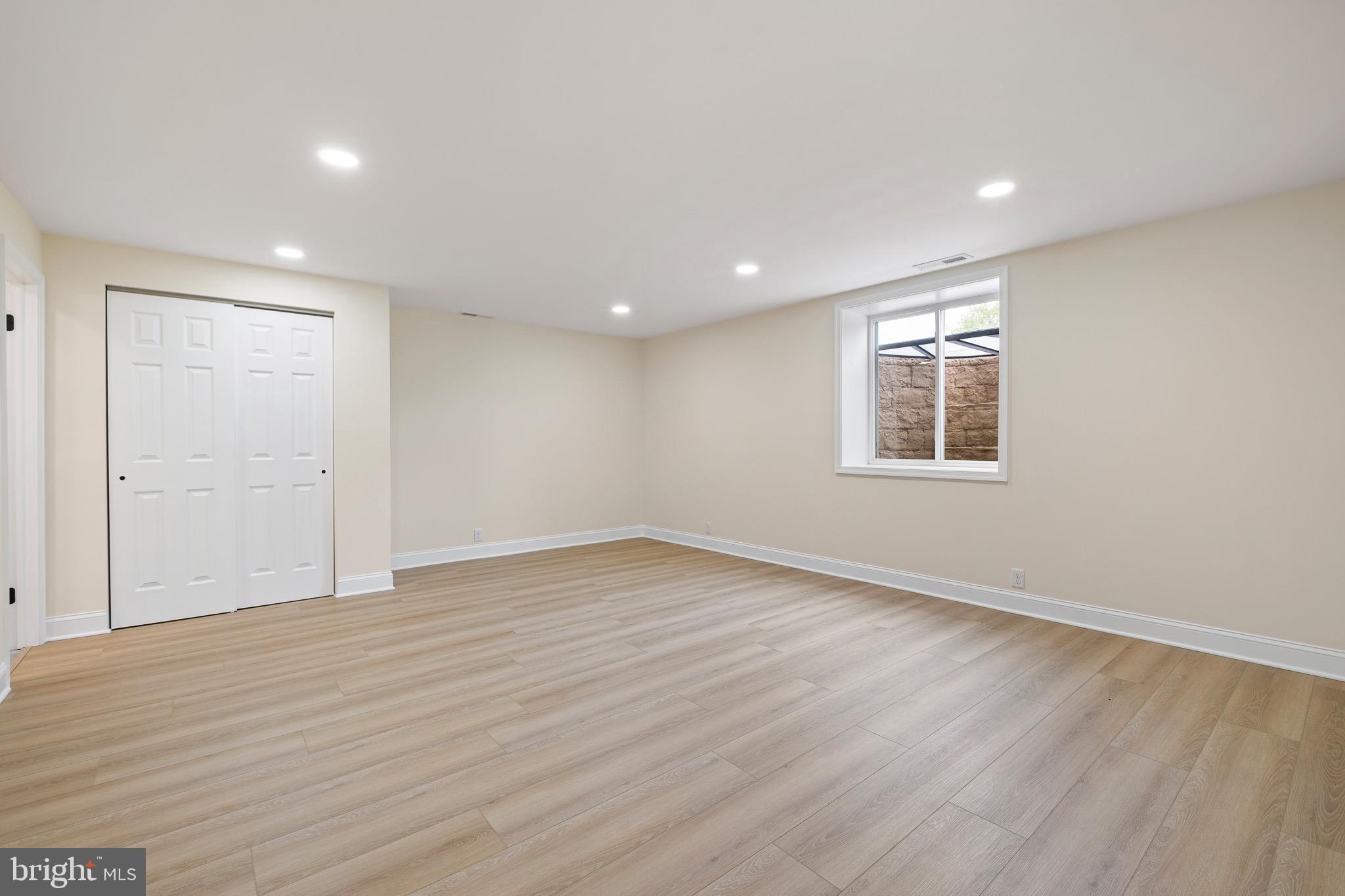 CHESAPEAKE ISLE - Residential