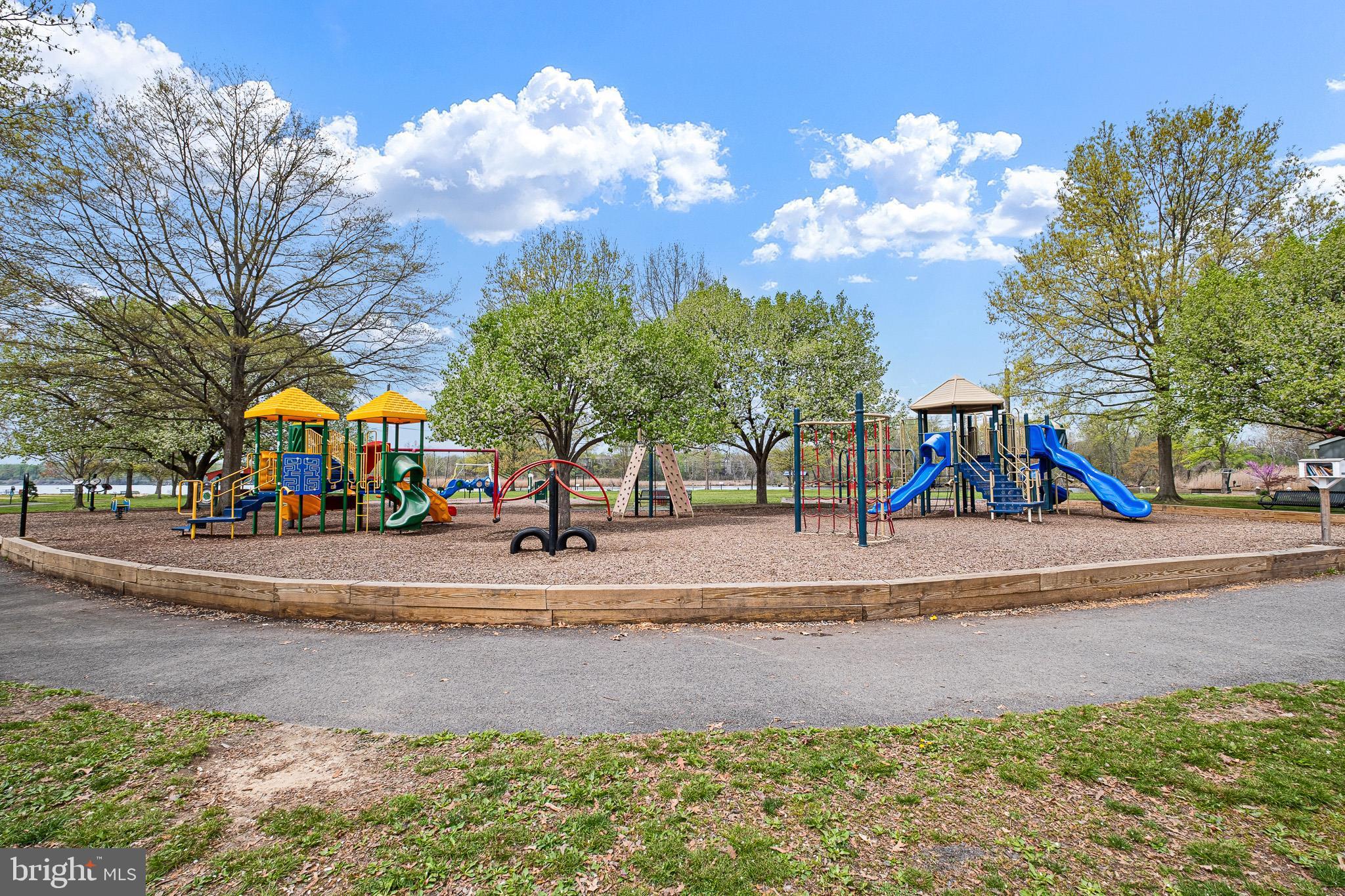 CHESAPEAKE ISLE - Residential