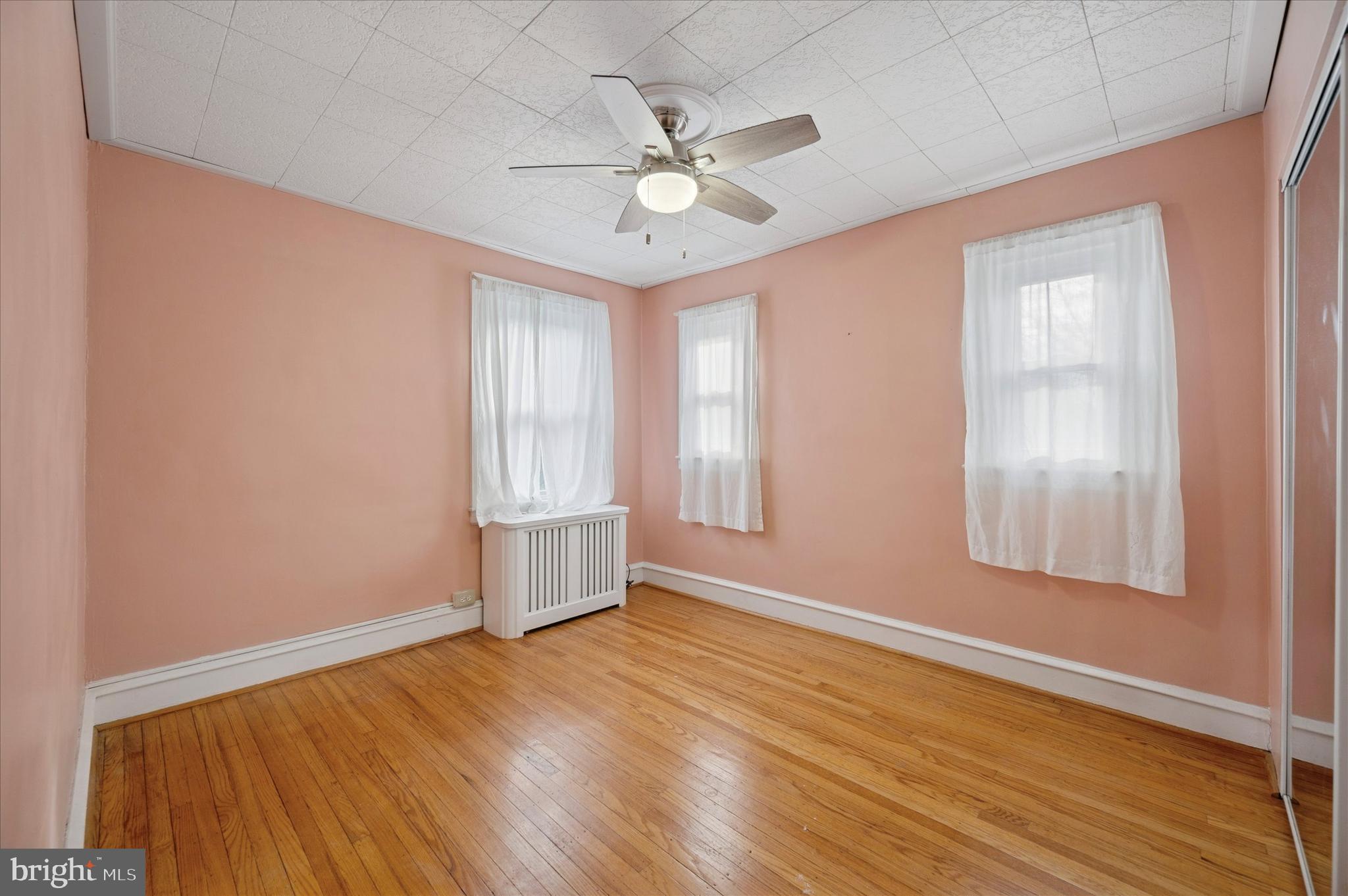 LAWNDALE - Residential