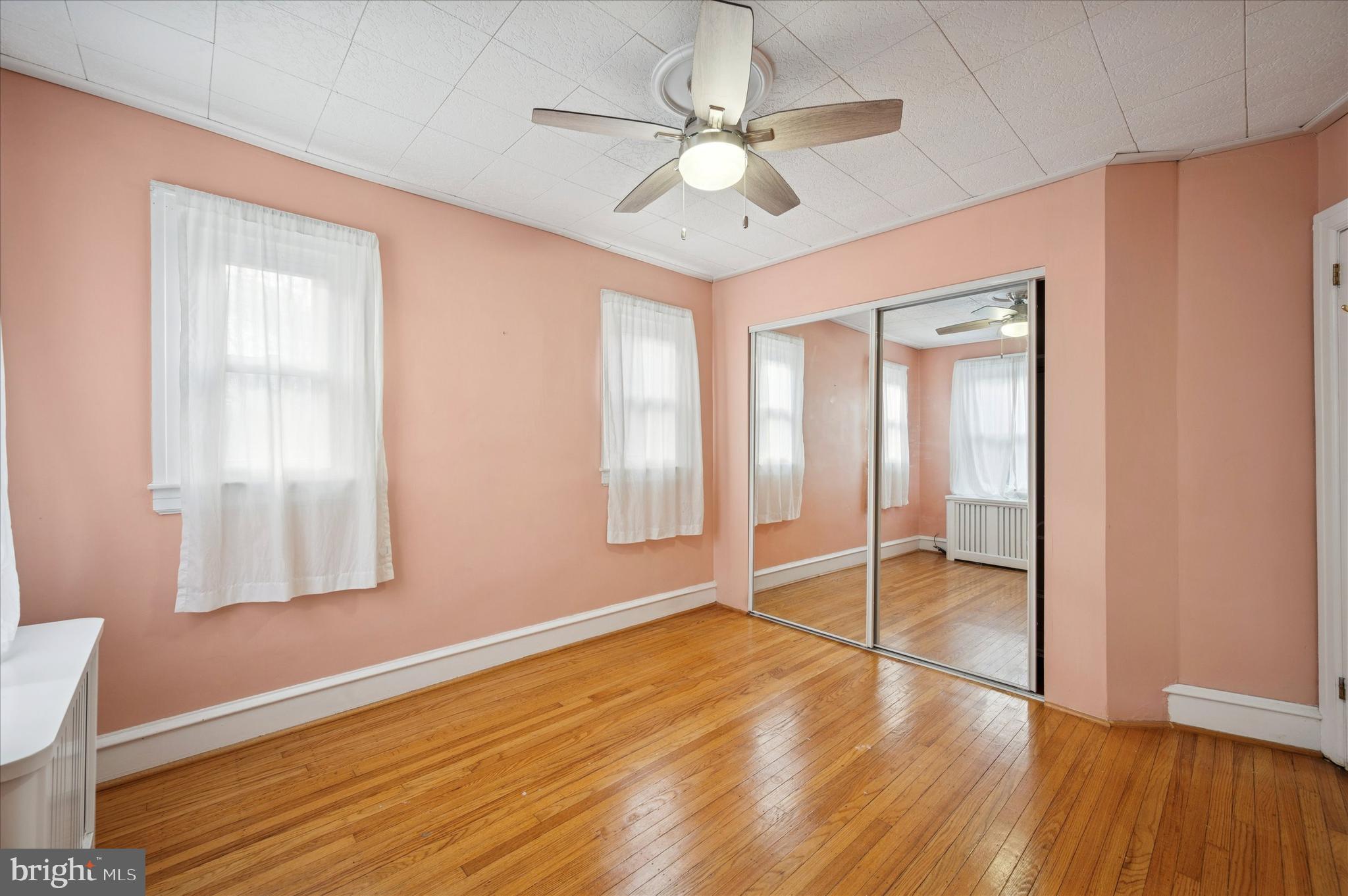 LAWNDALE - Residential