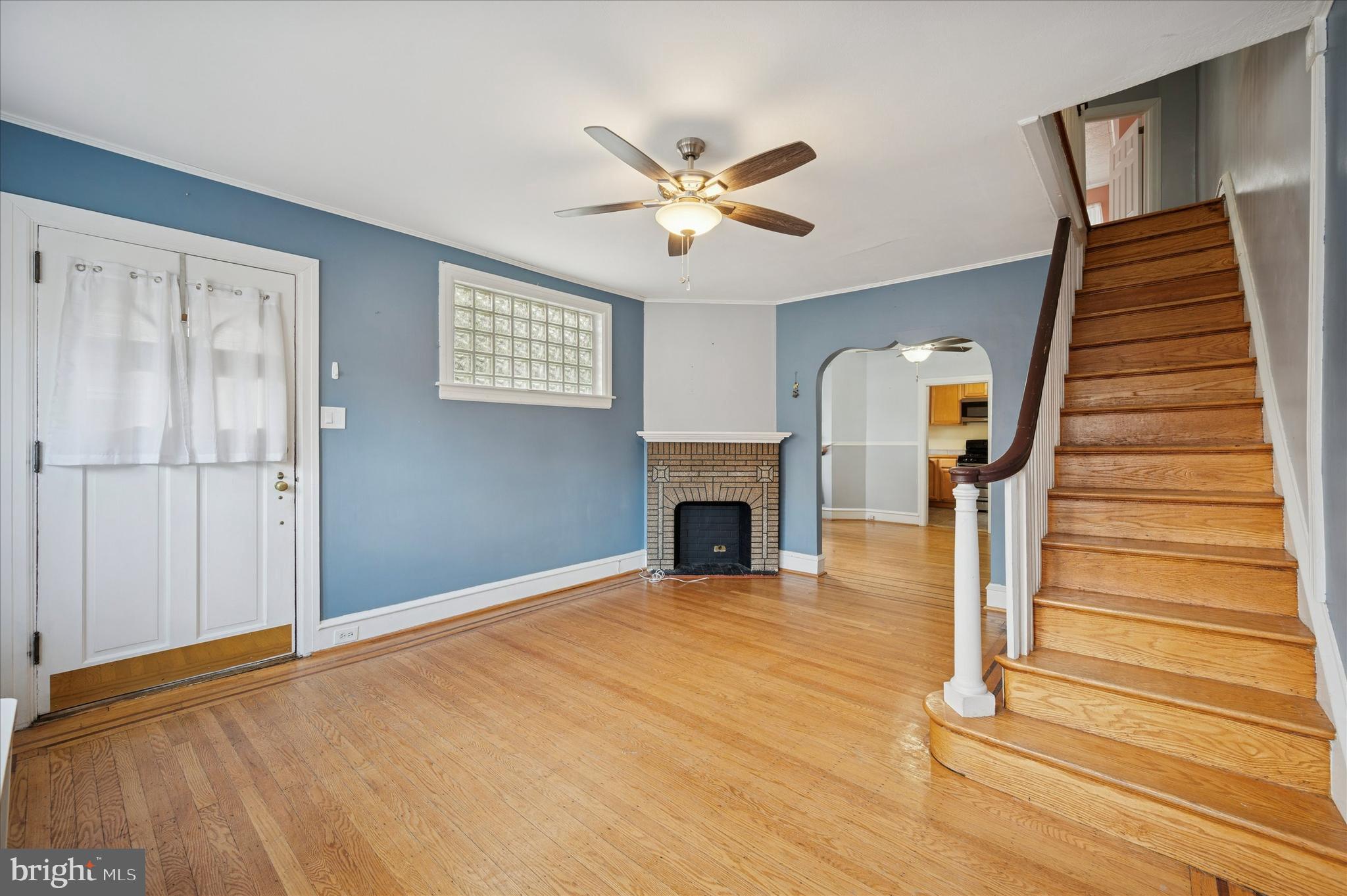 LAWNDALE - Residential