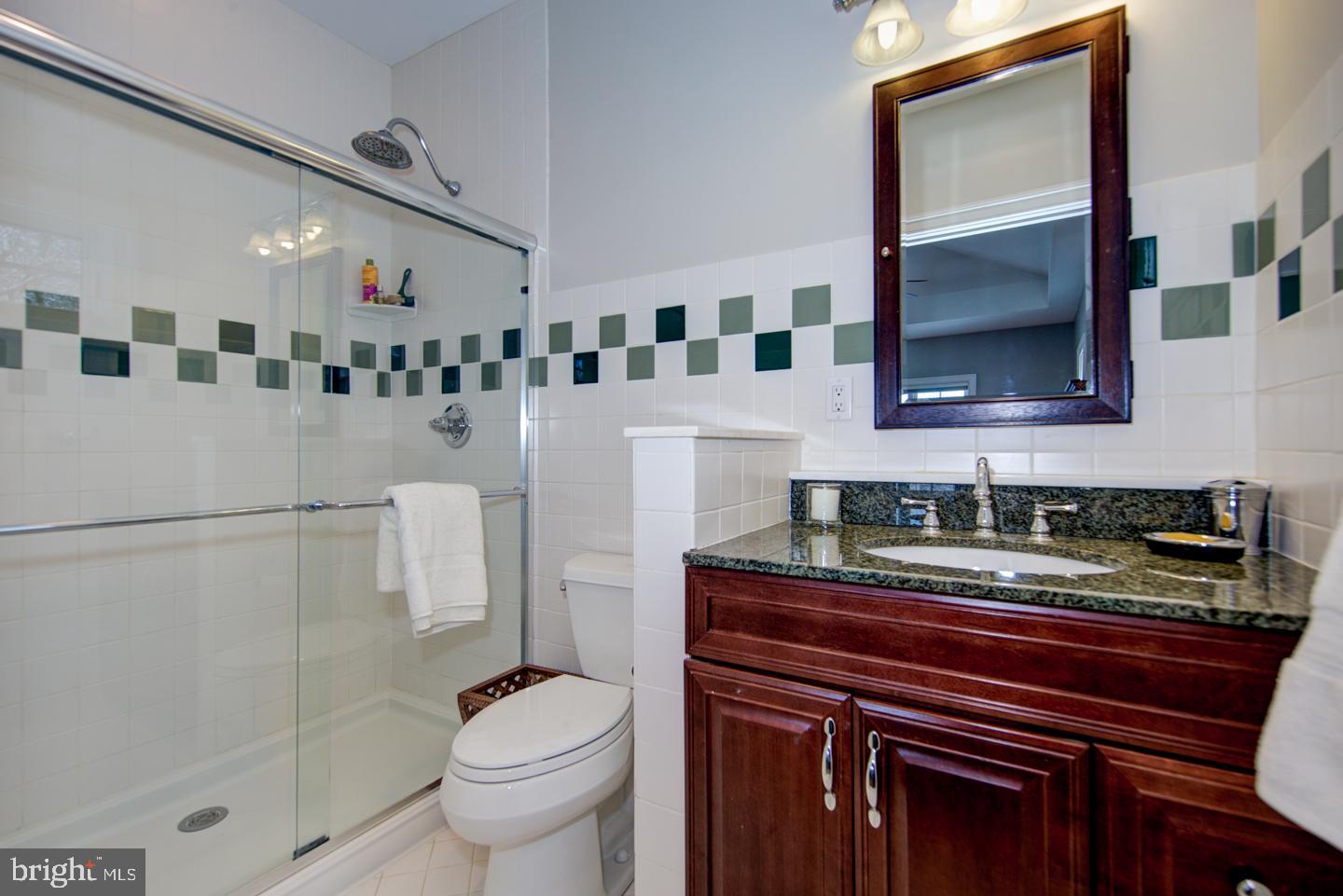 GLADWYNE - Residential