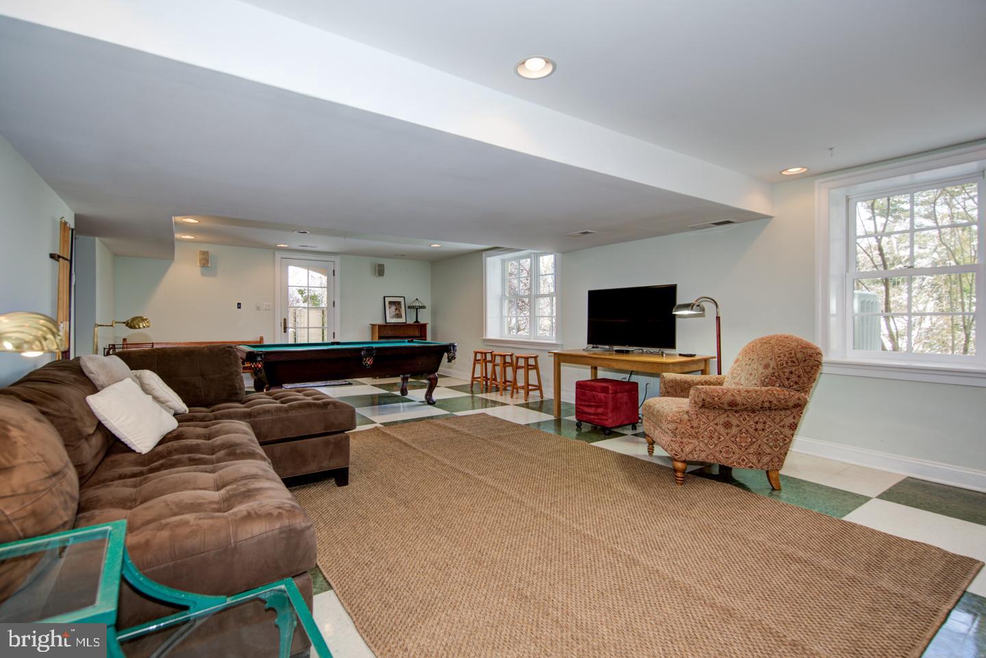 GLADWYNE - Residential