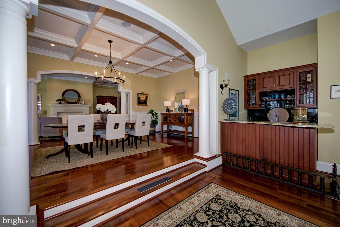 GLADWYNE - Residential