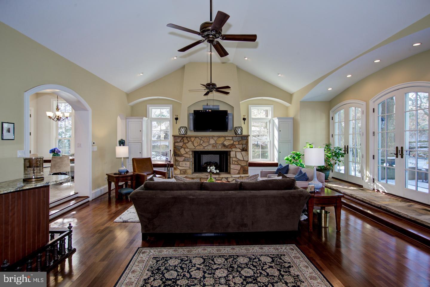 GLADWYNE - Residential