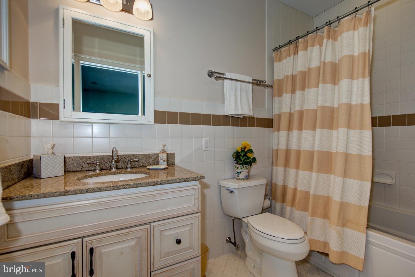 GLADWYNE - Residential