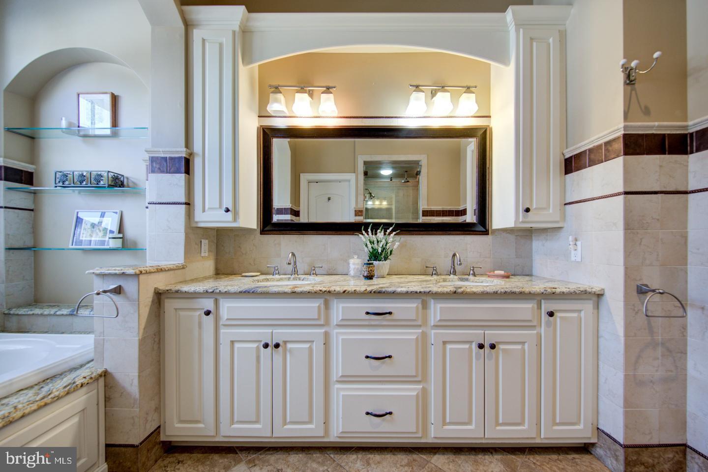 GLADWYNE - Residential