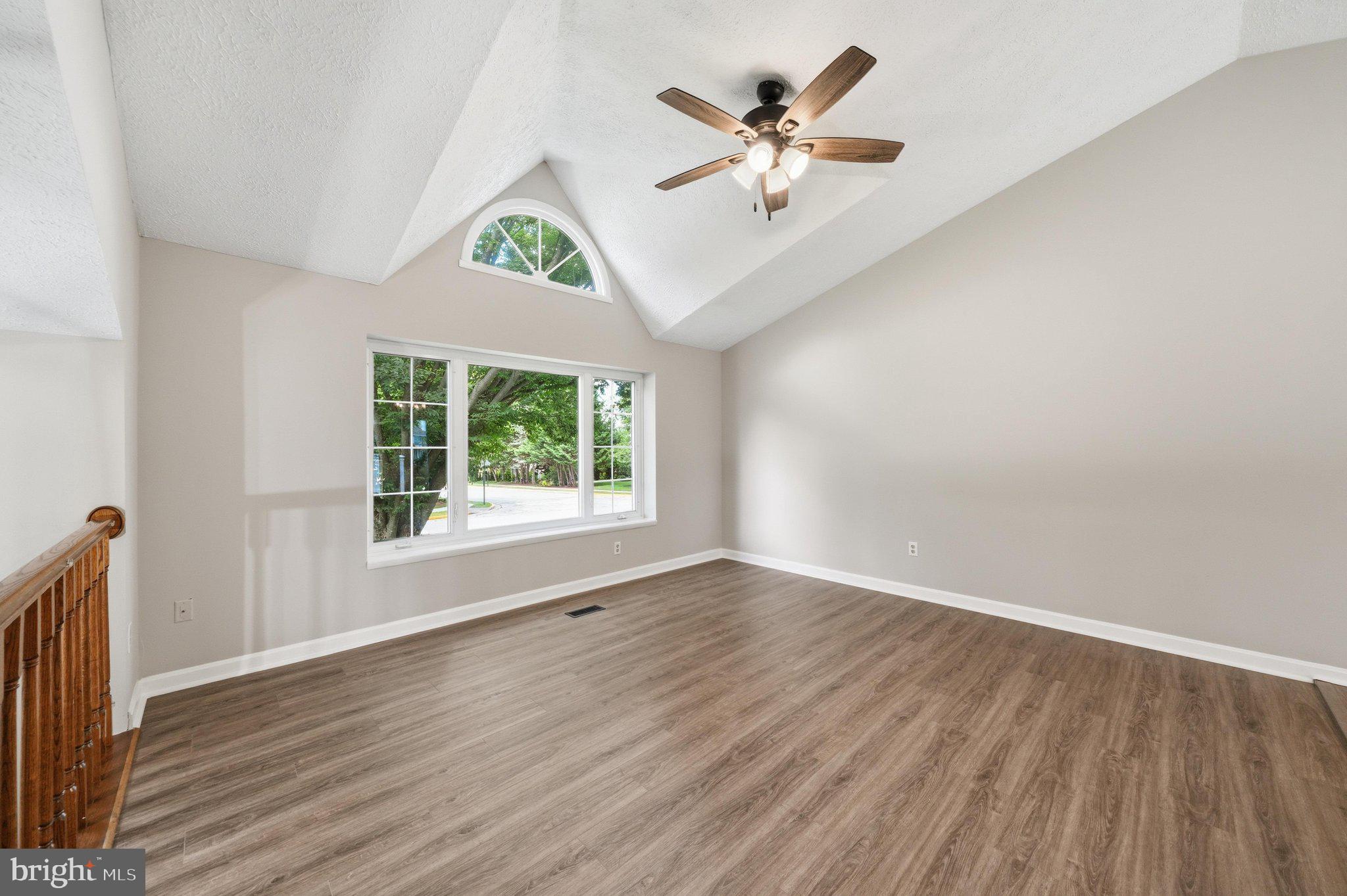 212 SANDSTONE DRIVE