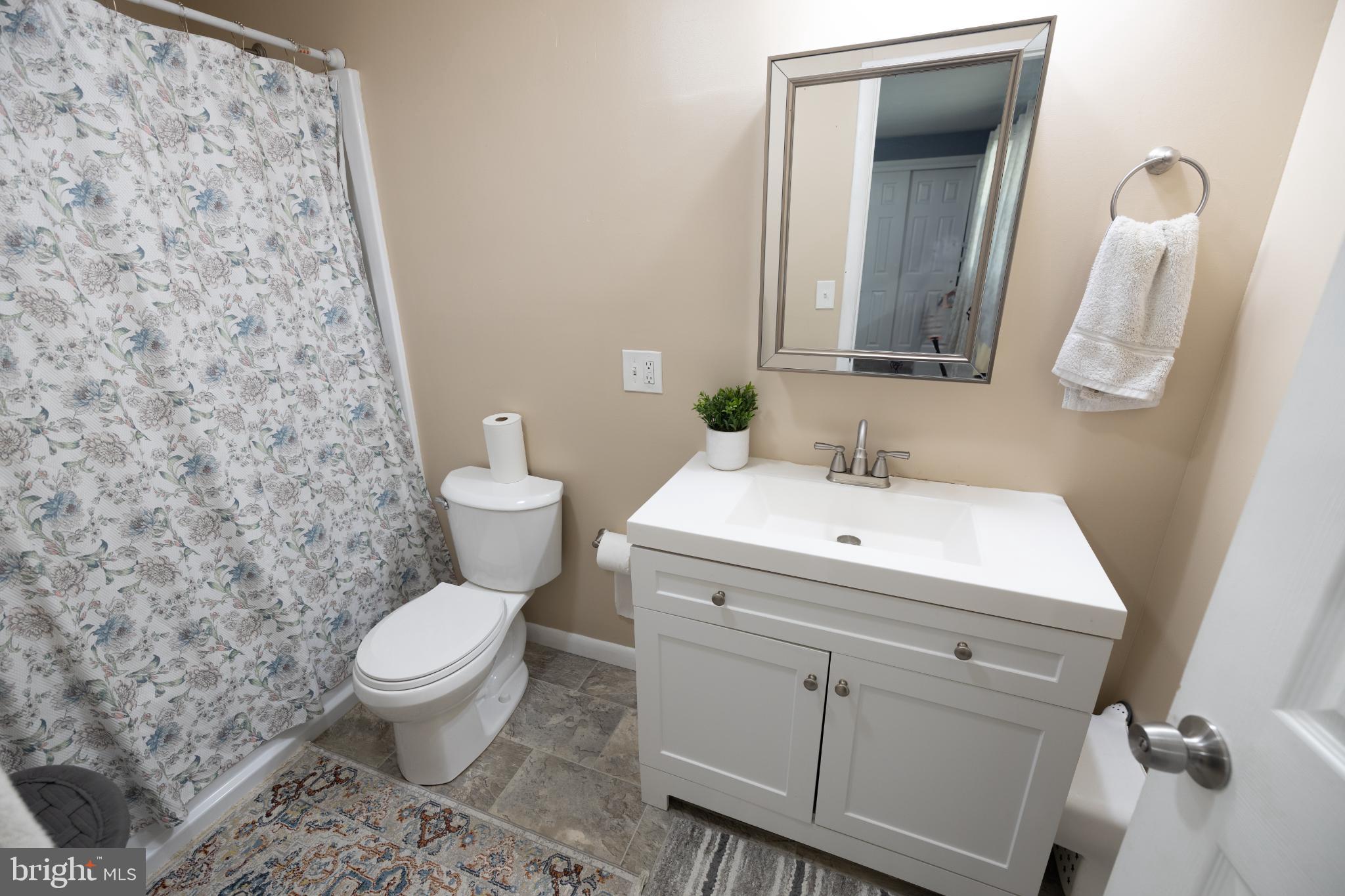 WINDSOR FARMS - Residential